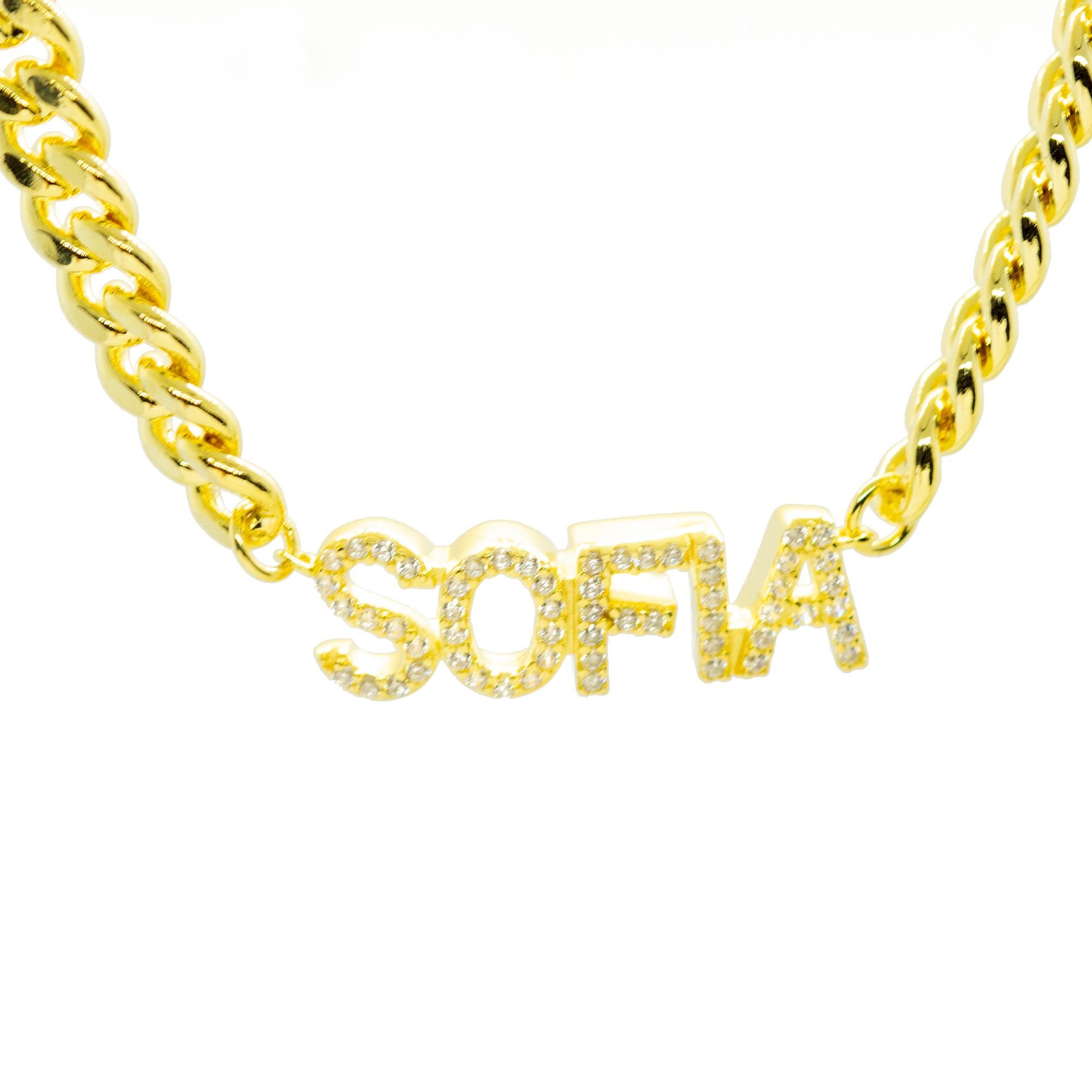 Collana a catena con zircone cubico in oro con lettere romantiche Amore Intini Jewels in vendita 3