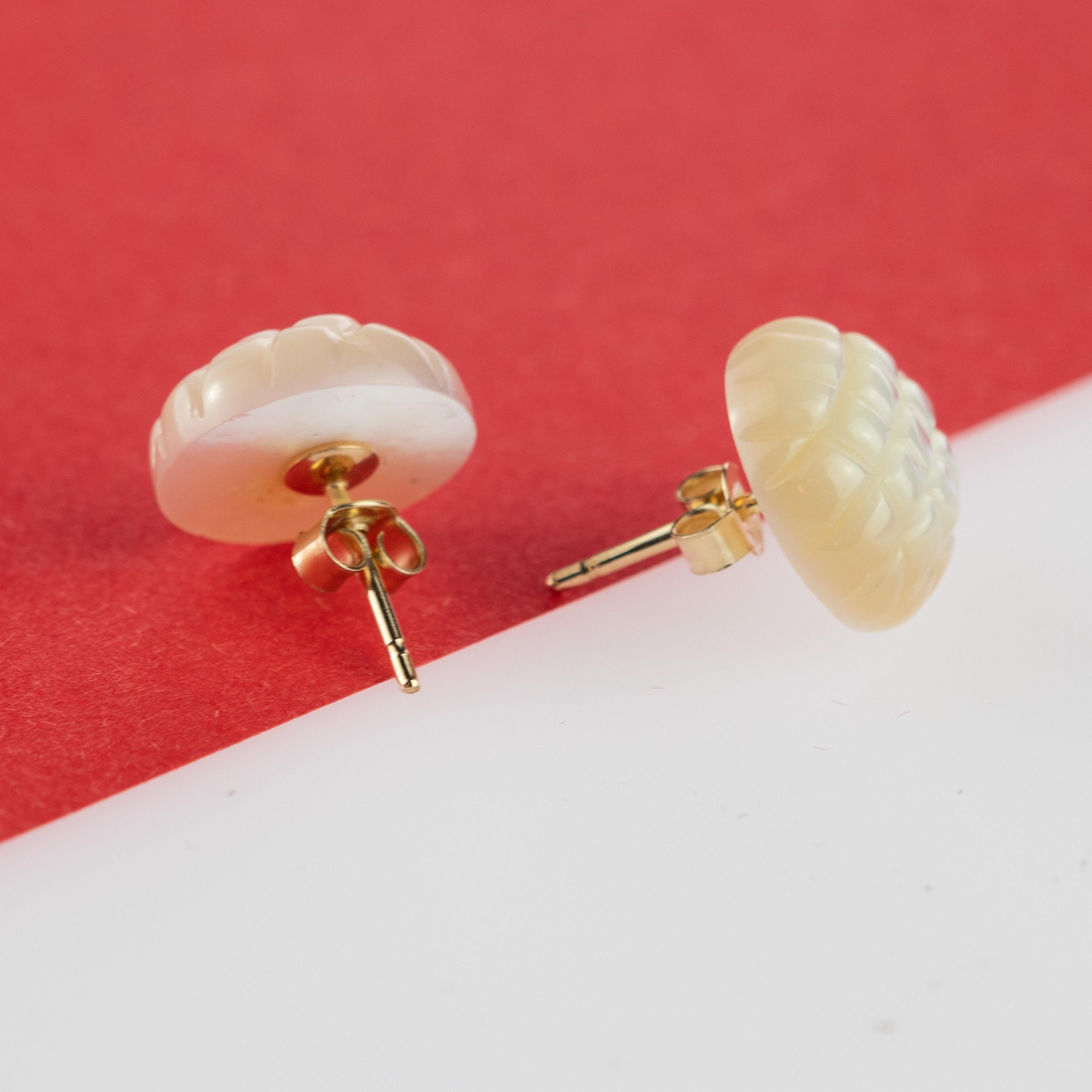 Women's Gold Plate Mother of Pearl Carved Honeycomb Stud Handmade Chic Earrings For Sale
