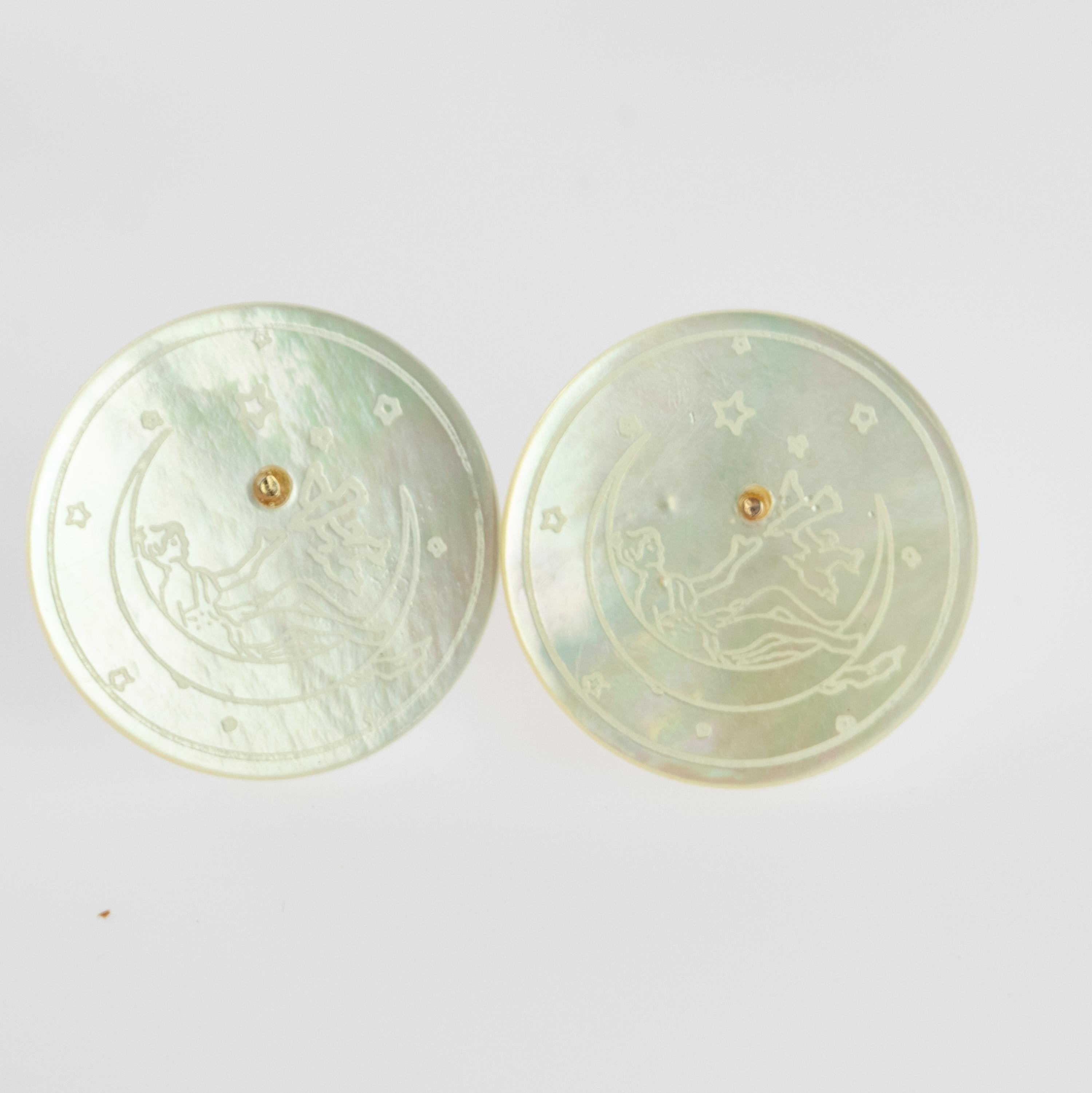 Women's Gold Plate Mother of Pearl Coin Carved Flower Stud Handmade Chic Earrings For Sale