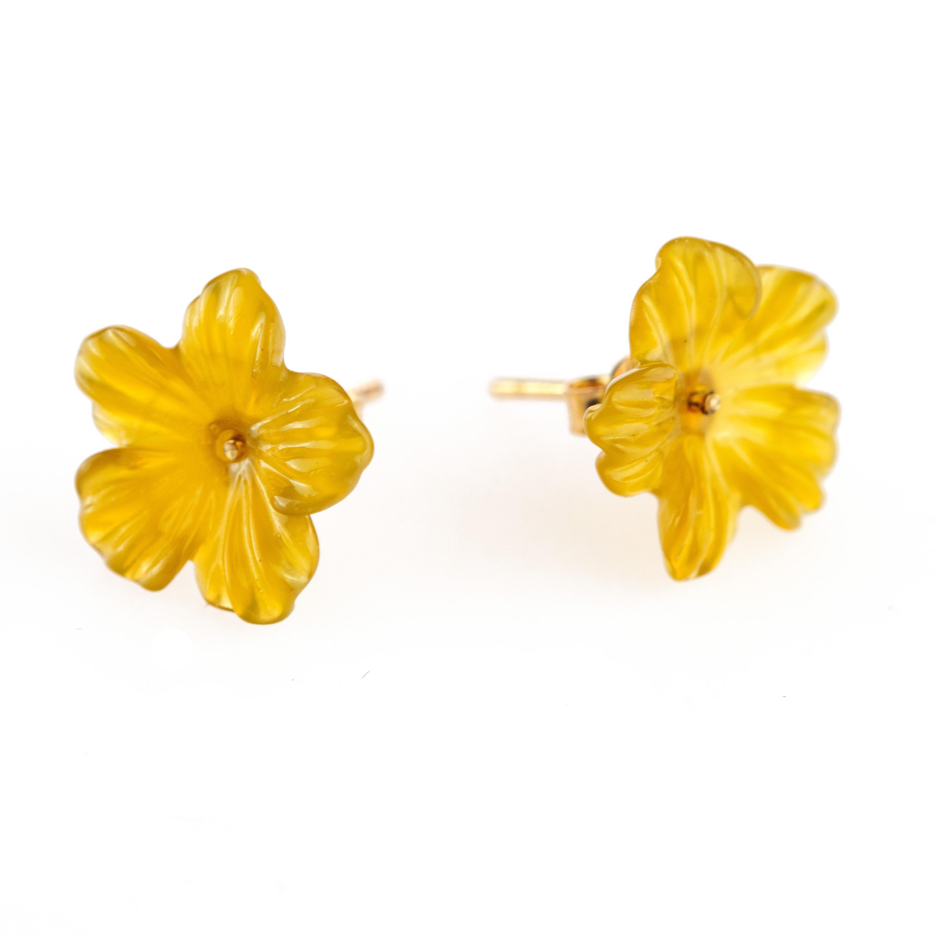 Taille mixte Clous d'oreilles en forme de fleur en agate jaune et plaqué or, fabriqués à la main par une fille italienne en vente