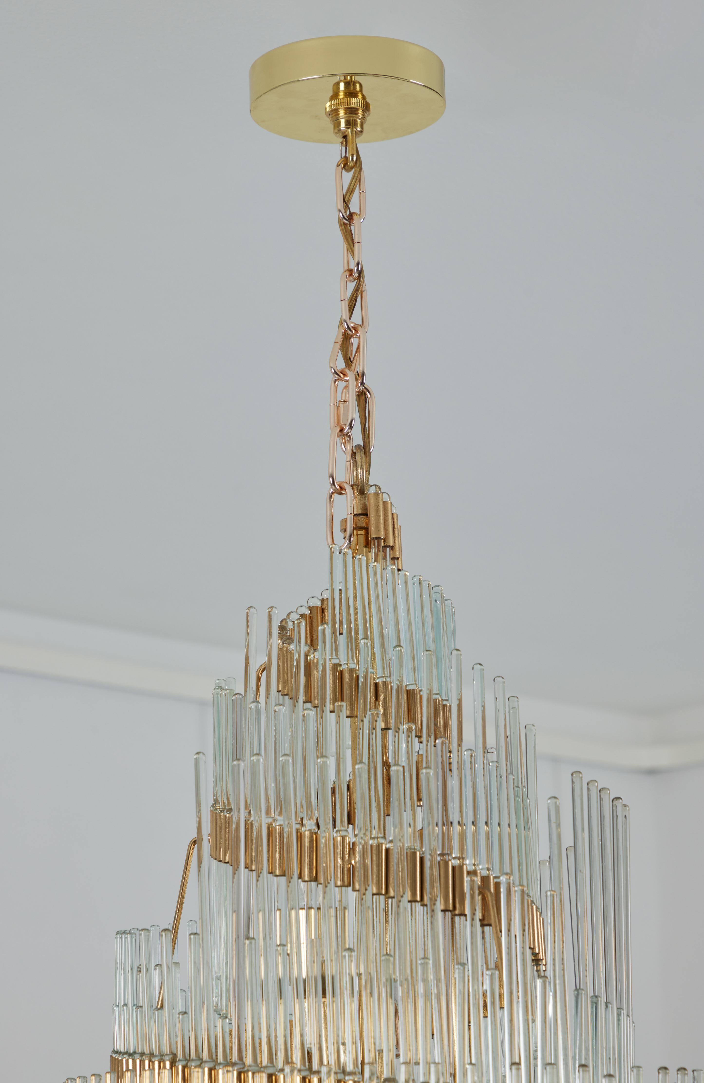 Mid-20th Century Gold Plated and Crystal Rod Chandelier Attributed to Sciolari, Italy, 1960-70s For Sale