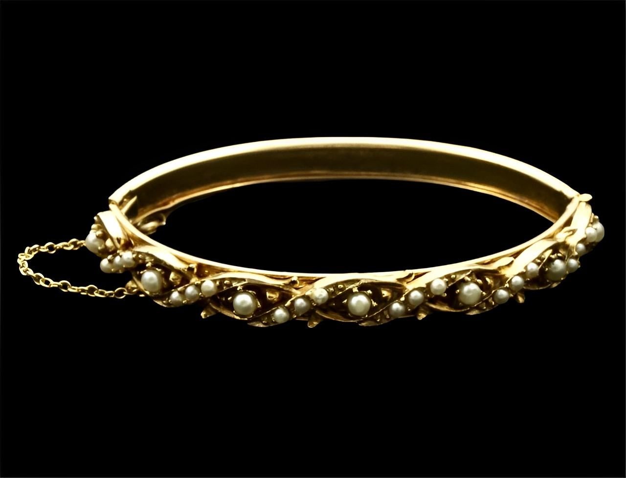 Gold Plated and Faux Pearl Bangle Bracelet circa 1950s For Sale 3
