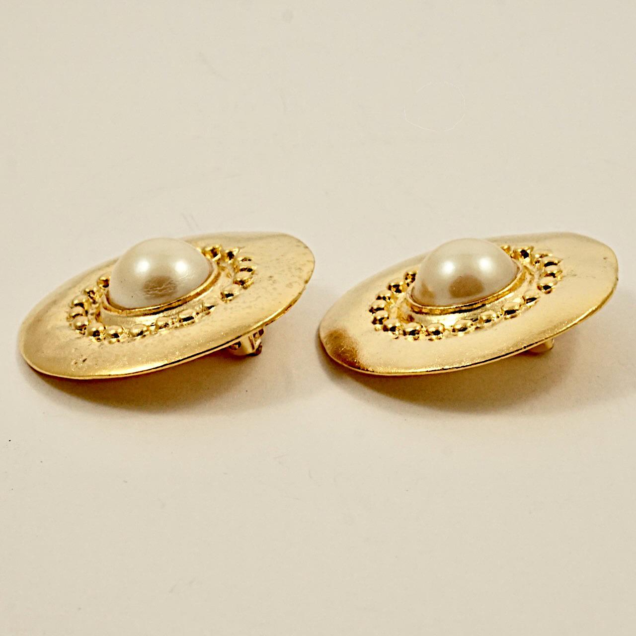 Gold Plated and Faux Pearl Clip On Statement Earrings circa 1980s In Good Condition For Sale In London, GB