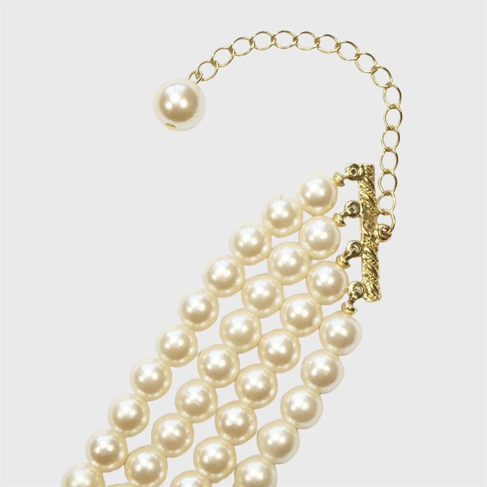Collar gargantilla de cuatro vueltas con perlas de imitación color crema y chapado en oro en venta 1
