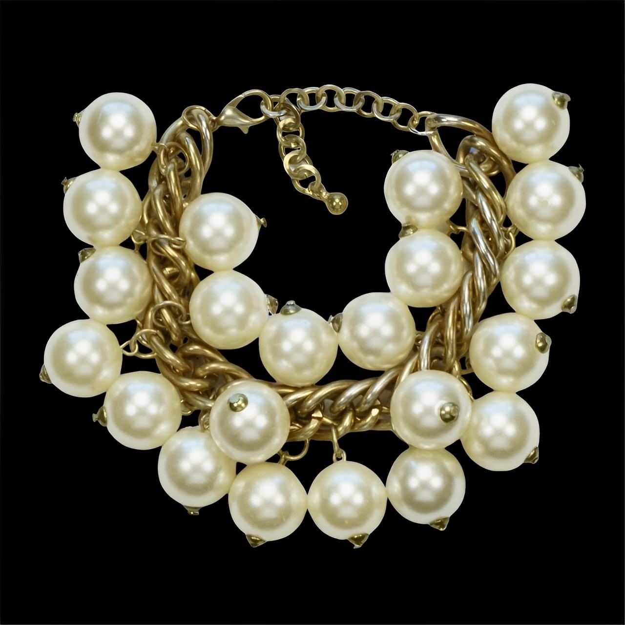 Women's or Men's Gold Plated and Ivory Faux Pearl Cha Cha Bracelet circa 1980s For Sale