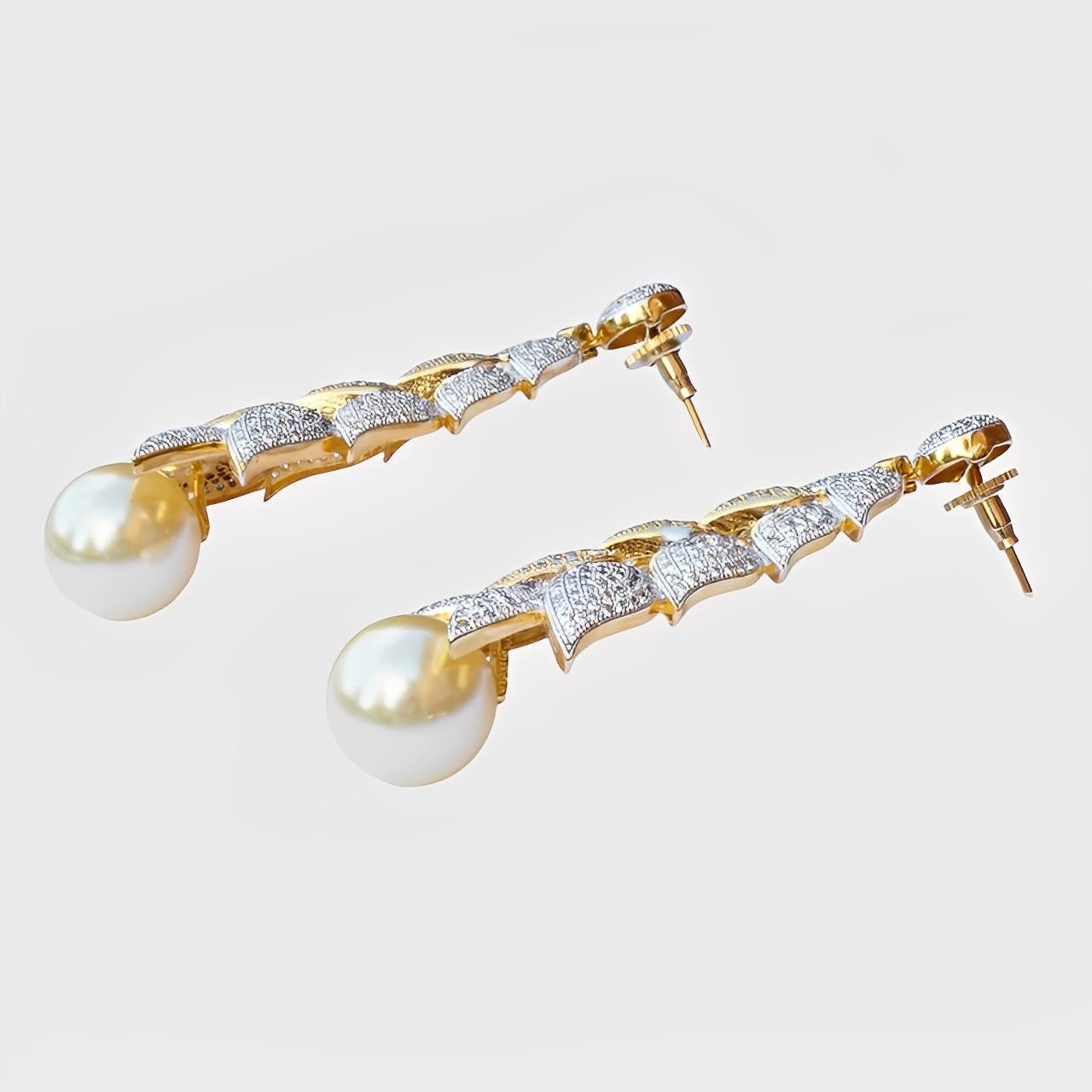 Boucles d'oreilles en plaqué or et plaqué argent avec feuilles de strass et fausses perles Unisexe en vente