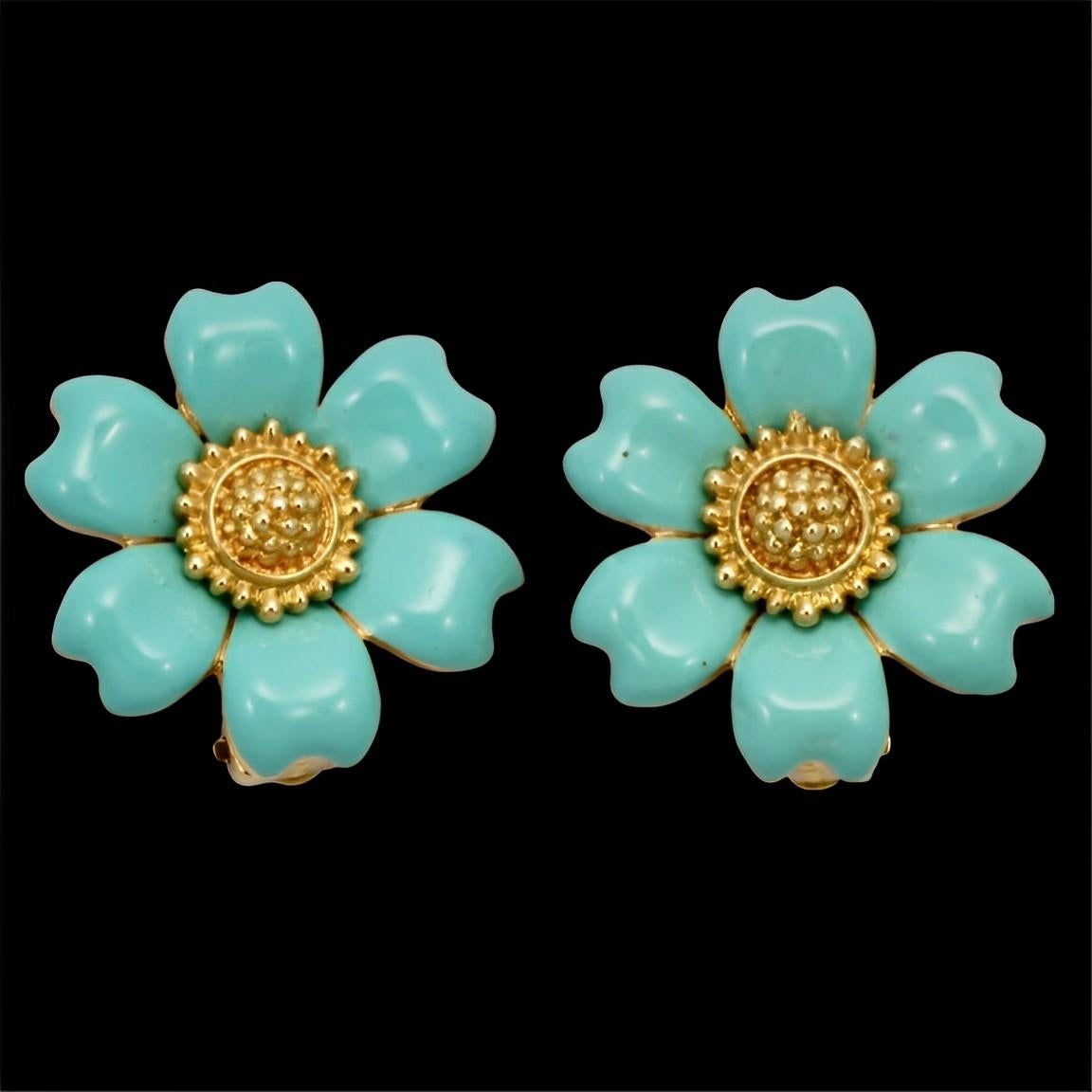 Boucles d'oreilles clip fleur en plaqué or et émail turquoise en vente 2
