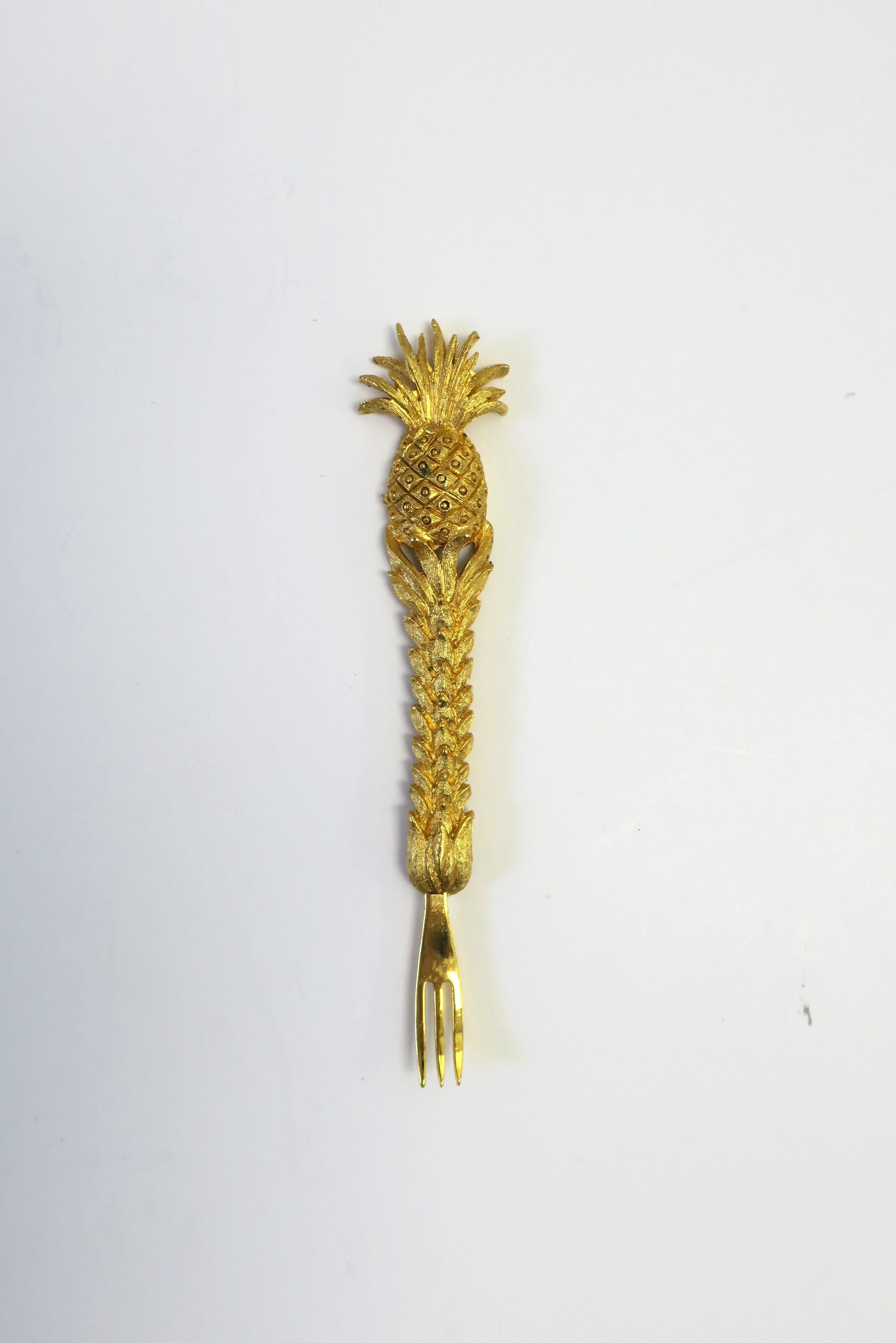 Mid-20th Century Gold Plated Appetizer Canapé Hor D'oeuvres Forks with Pineapple Design, 1960s For Sale