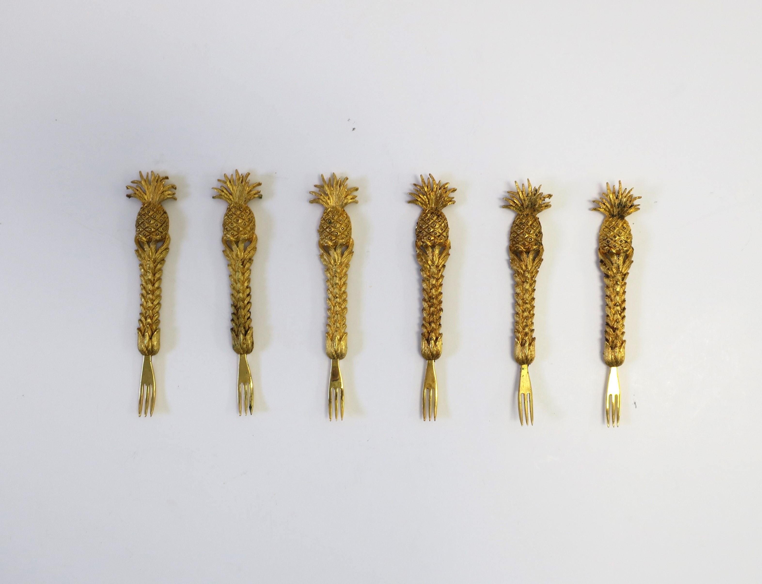 Gold Plated Appetizer Canapé Hor D'oeuvres Forks with Pineapple Design, 1960s For Sale 3