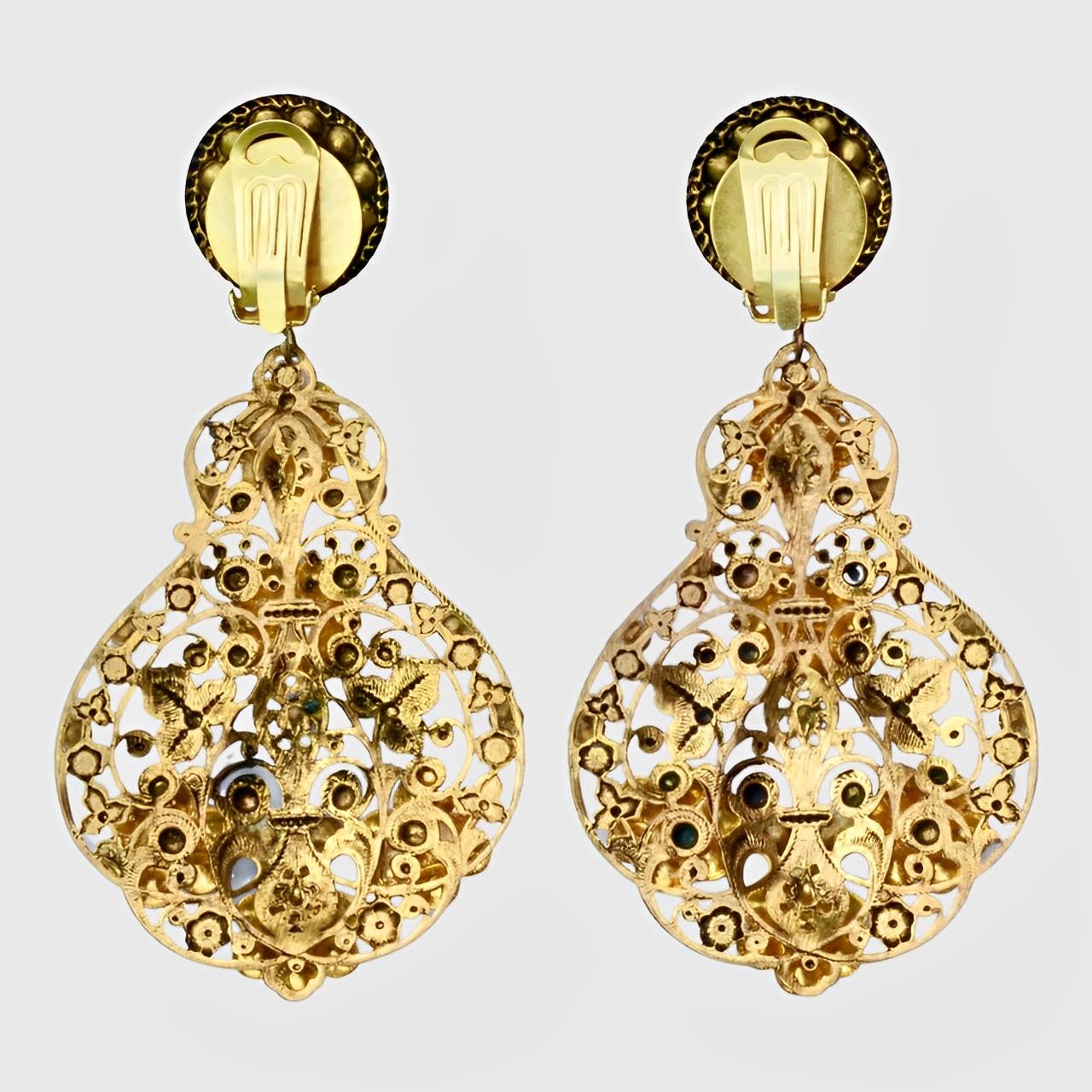 Femenino o masculino Pendientes decorativos con esmalte negro chapado en oro y diamantes de imitación París en venta