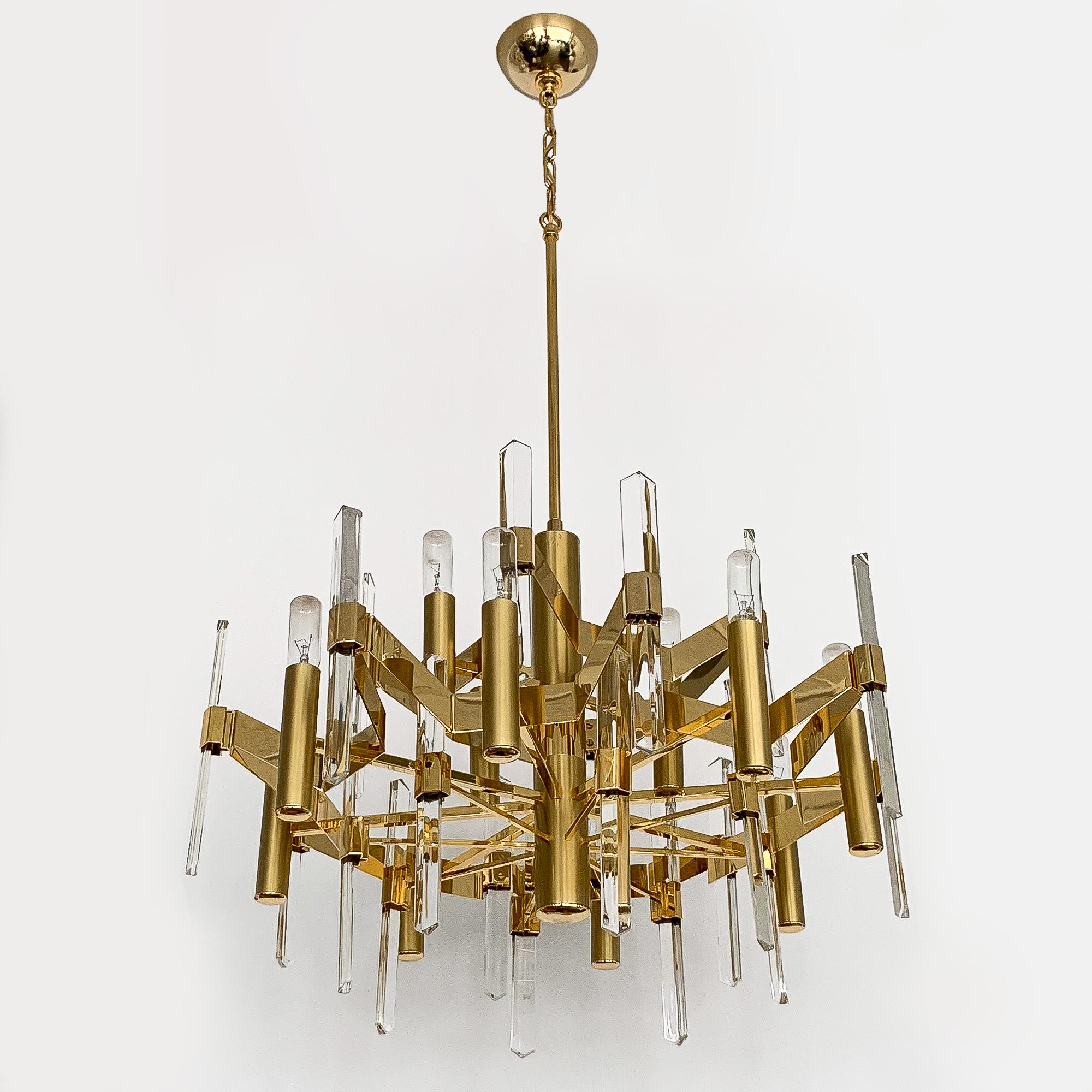 Late 20th Century Gold-Plated Brass and Crystal Chandelier by Gaetano Sciolari