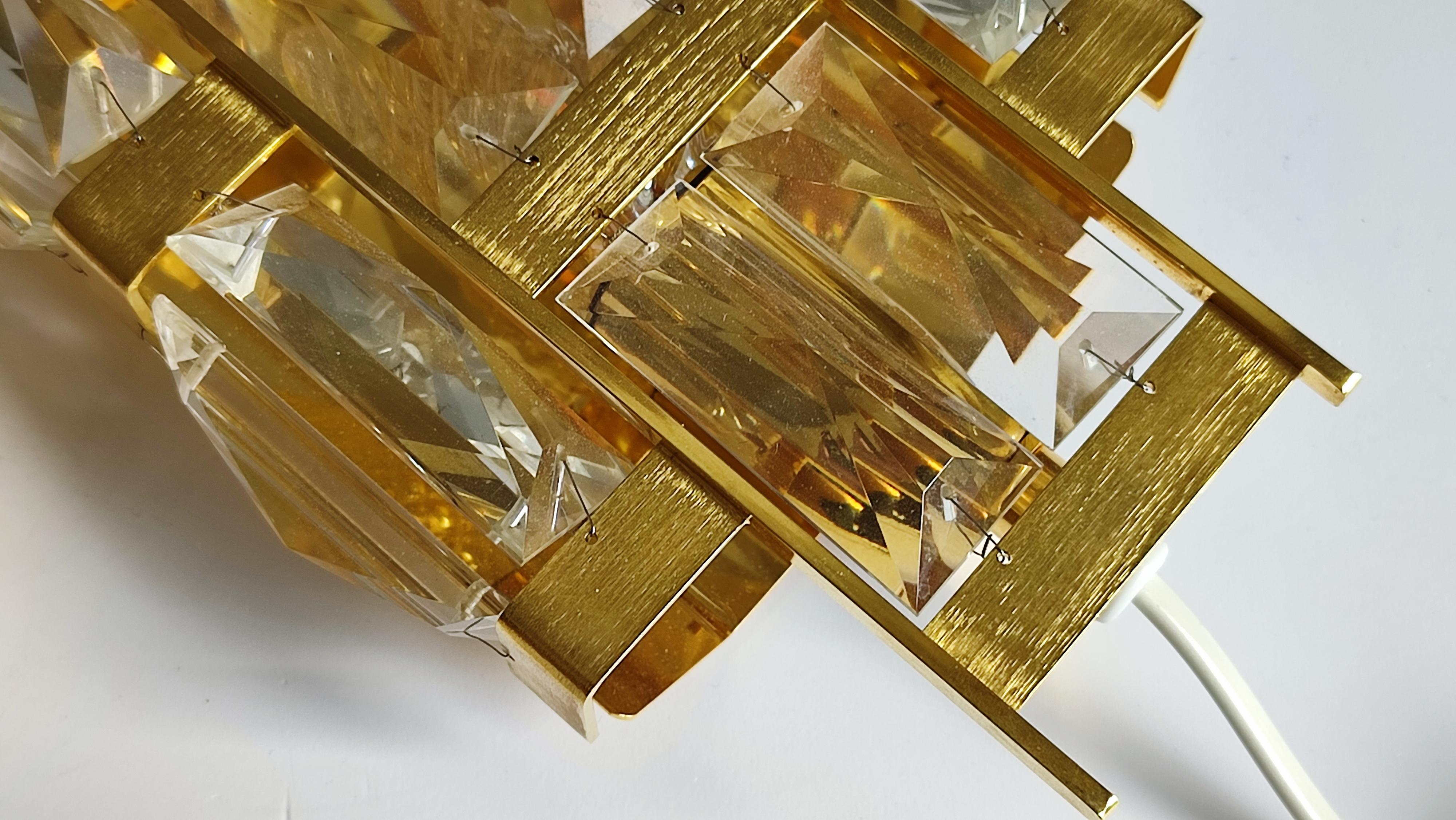 Pareja de apliques de latón dorado y cristal, Palwa, Alemania Años 60 en venta 4