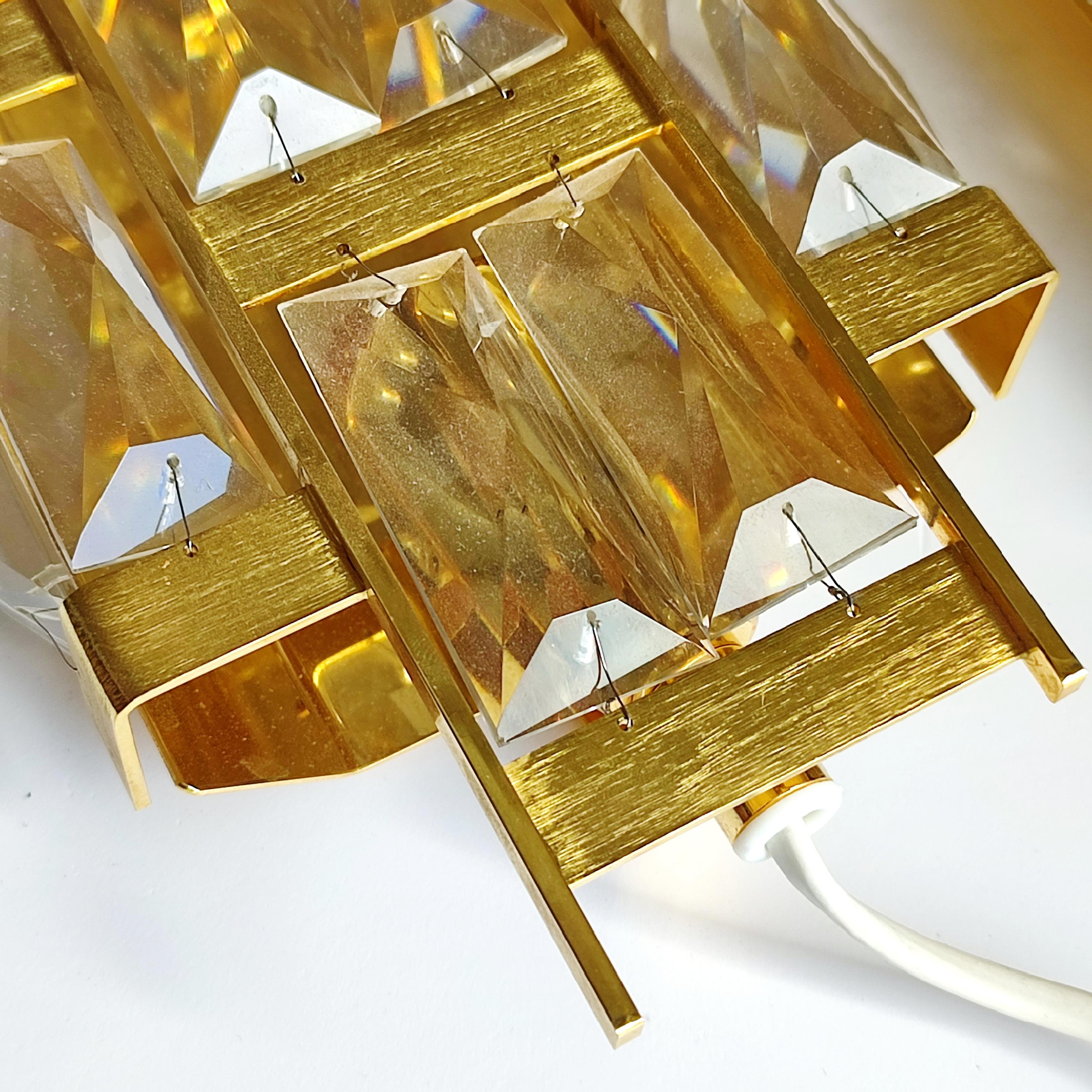 Pareja de apliques de latón dorado y cristal, Palwa, Alemania Años 60 Dorado en venta