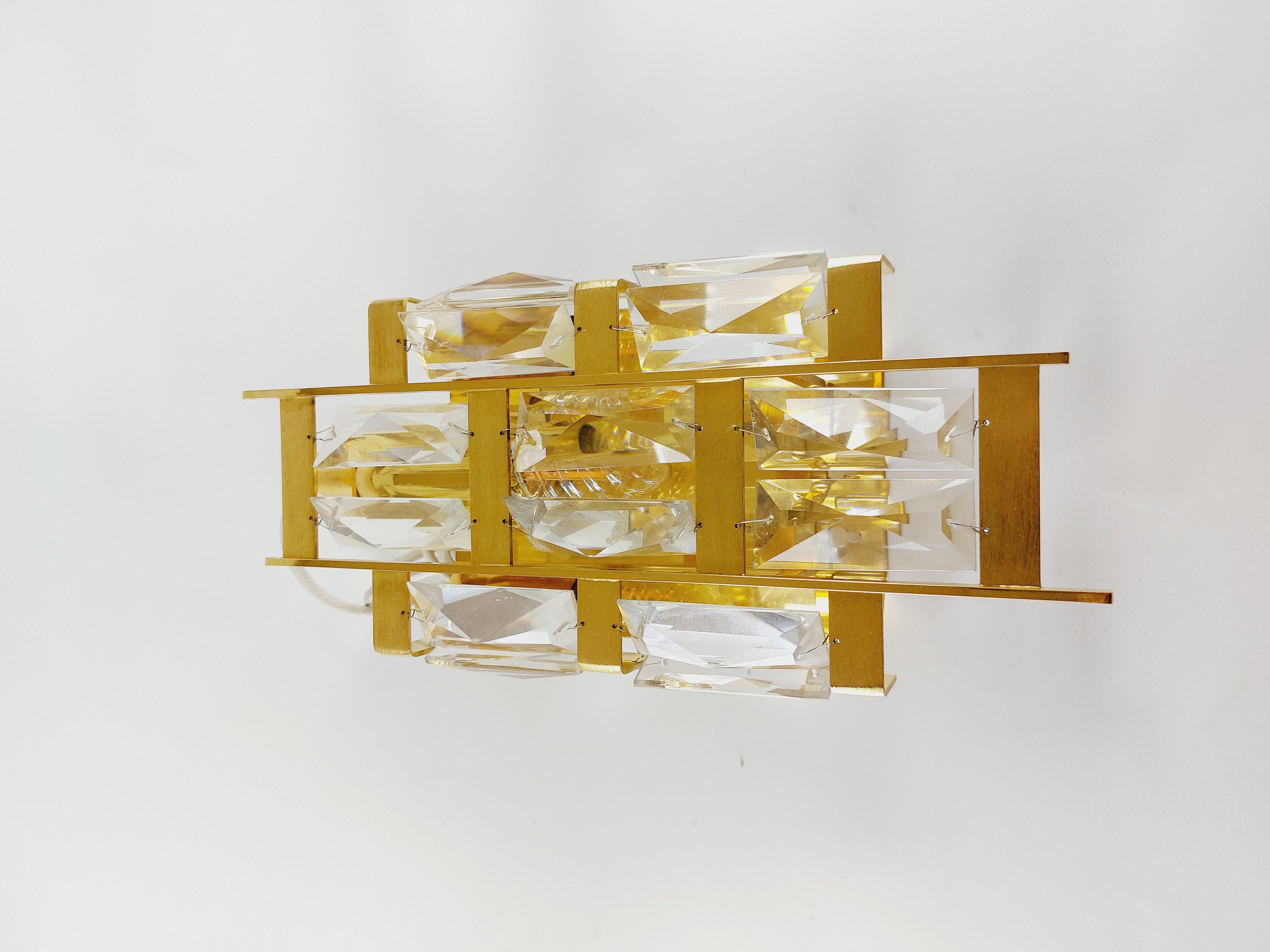 Pareja de apliques de latón dorado y cristal, Palwa, Alemania Años 60 Latón en venta