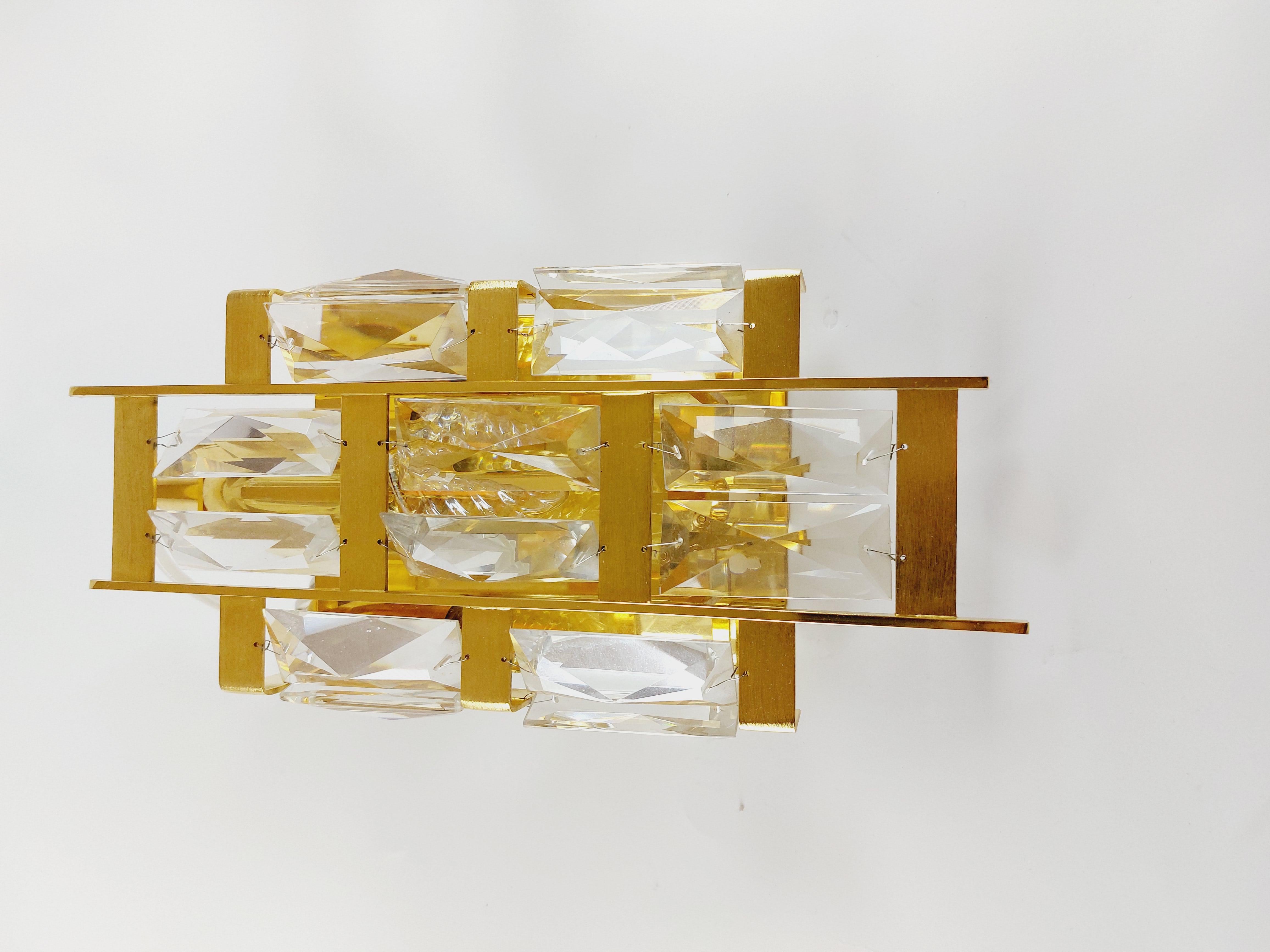 Pareja de apliques de latón dorado y cristal, Palwa, Alemania Años 60 en venta 1