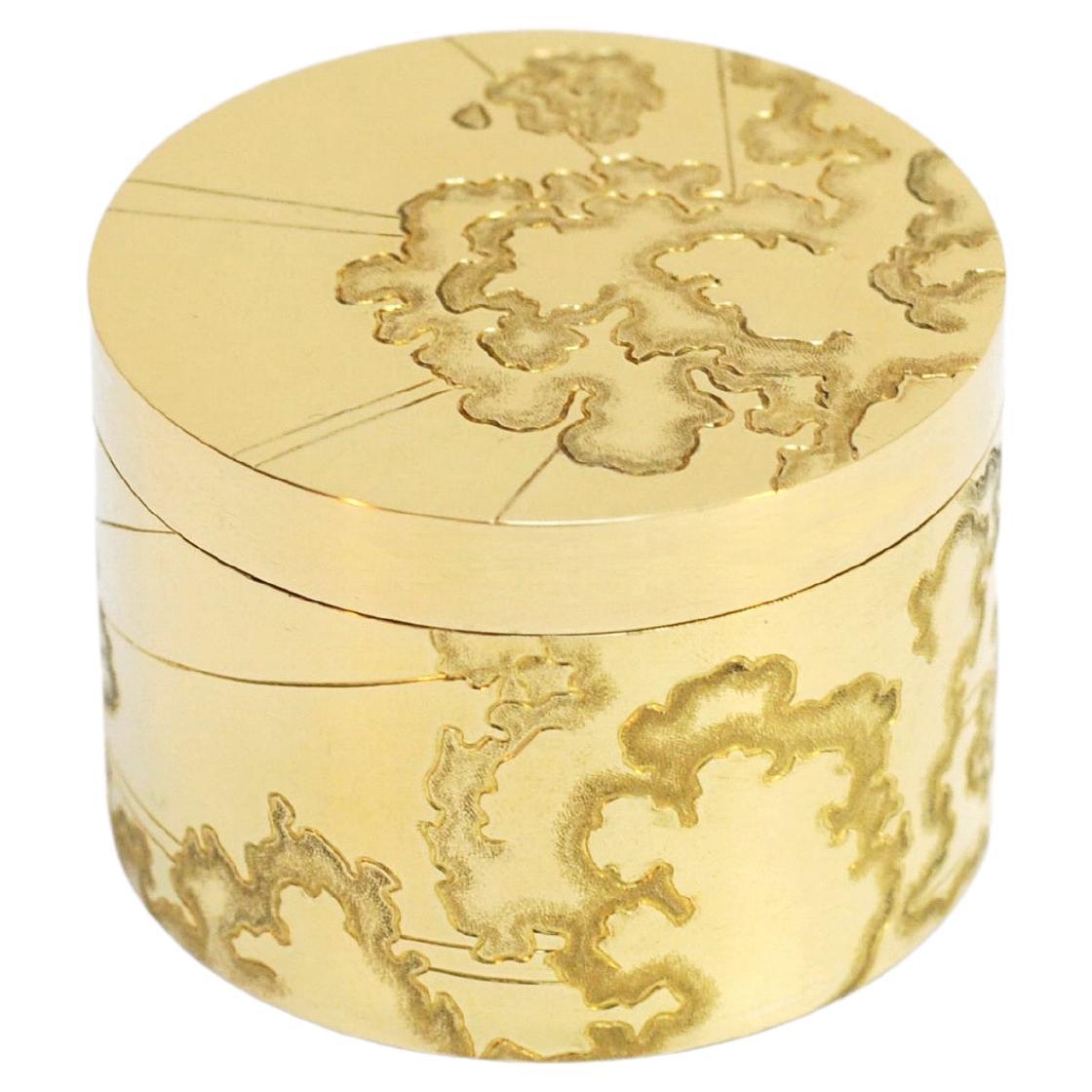 Gold-plated brass Chiseled Round Box, Nuage Collection, 2021 For Sale