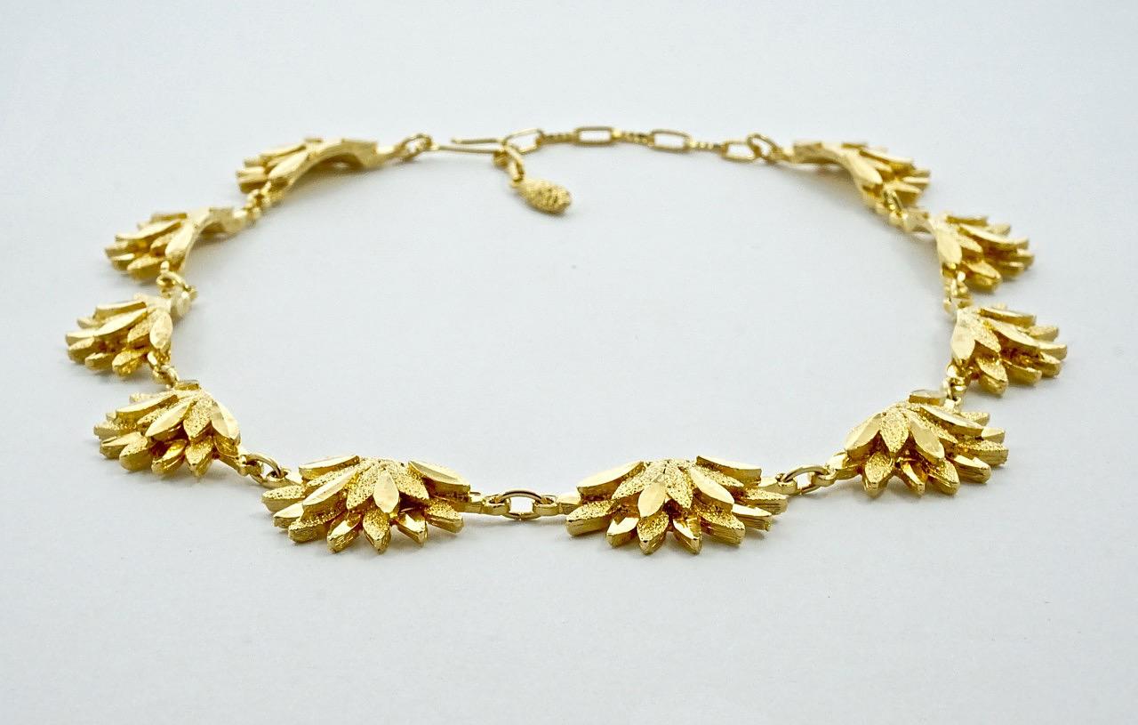 Gold Plated Brushed and Shiny Petal Link Necklace circa 1970s For Sale 2