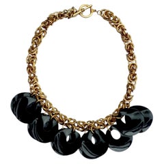 Vergoldete byzantinische Kette mit schwarzen Muscheltropfen aus Kunststoff