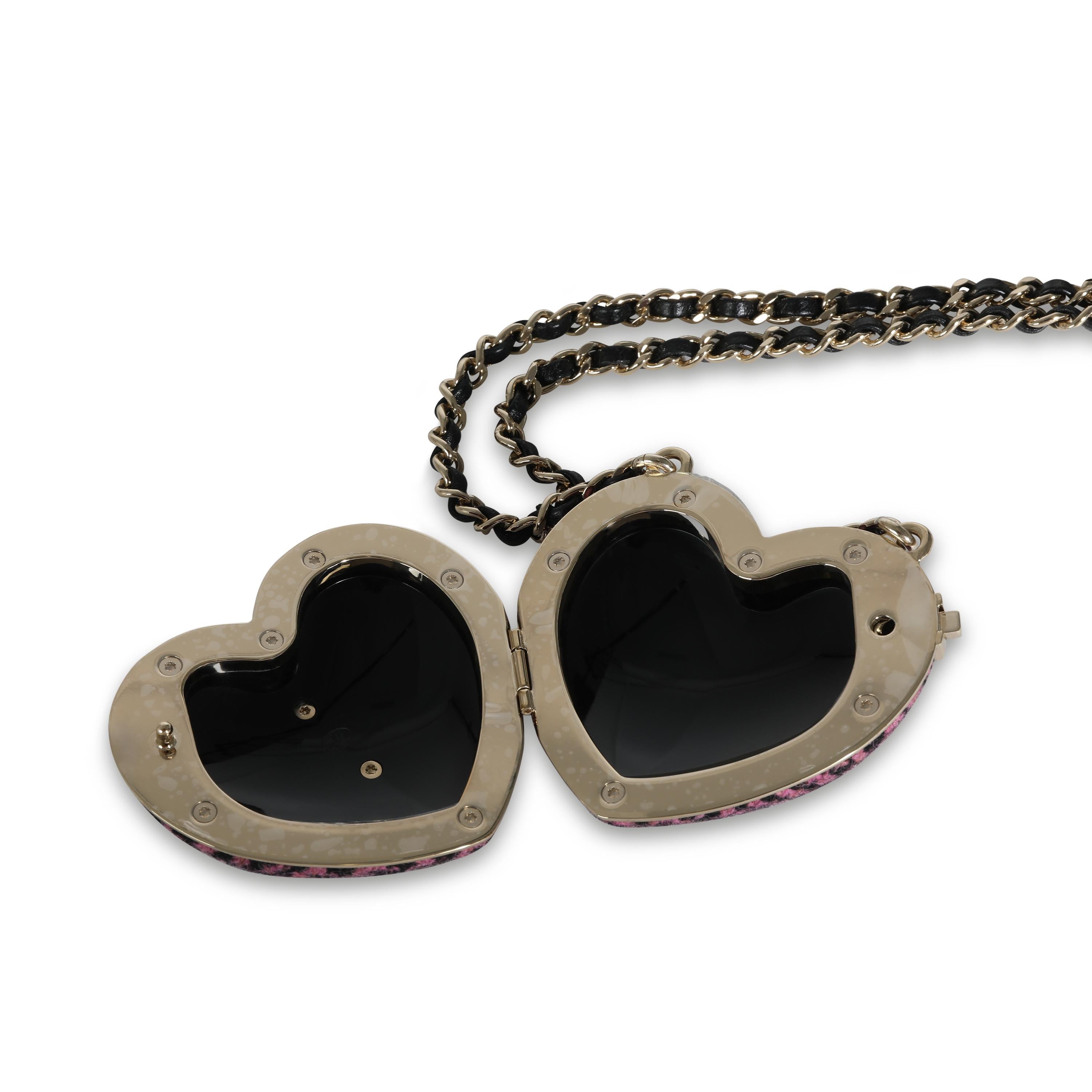 da uomo o donna Collana con medaglione a cuore in tweed placcato oro di Chanel 2022 in vendita