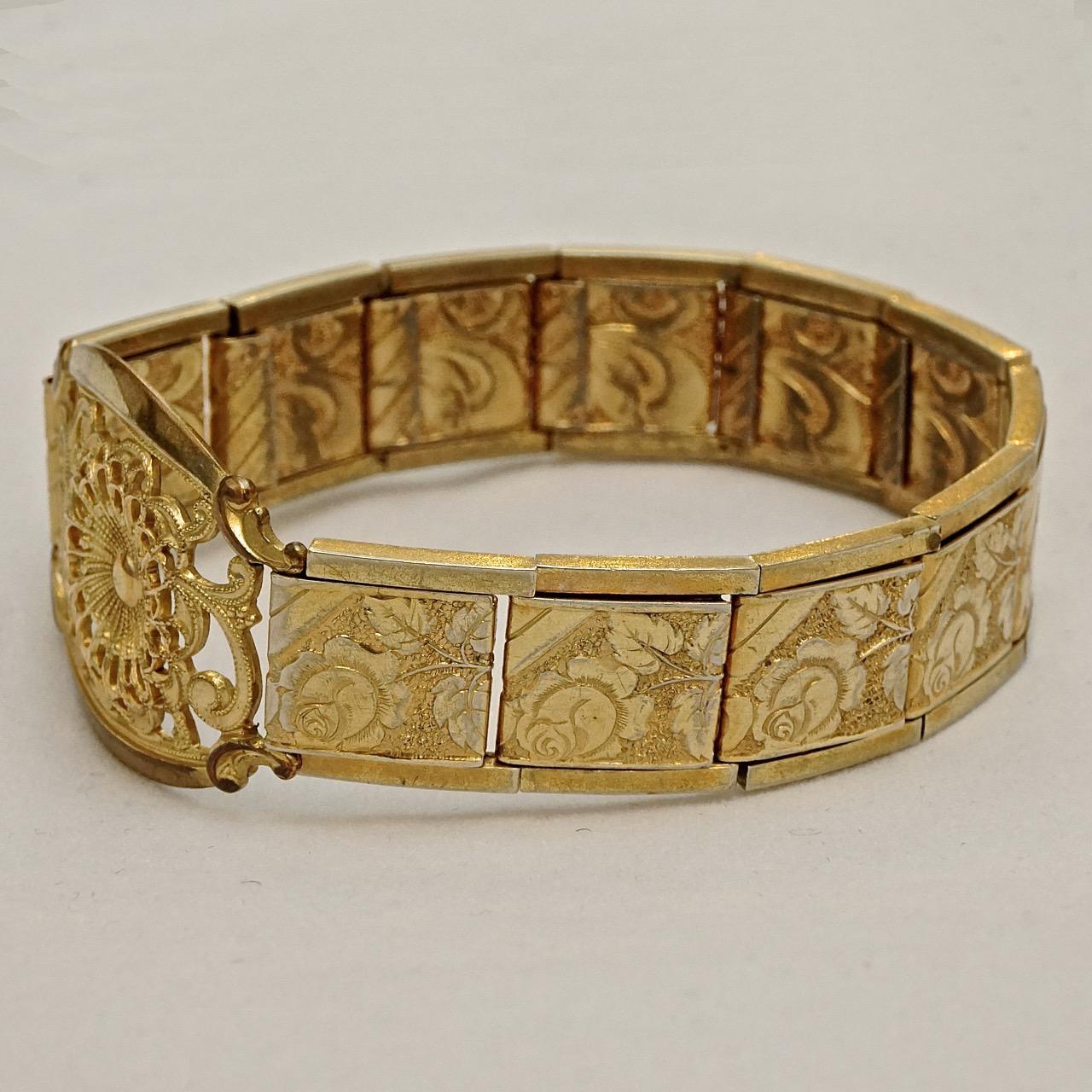 Gold Plated Engraved Flower Expansion Link Bracelet In Good Condition For Sale In London, GB