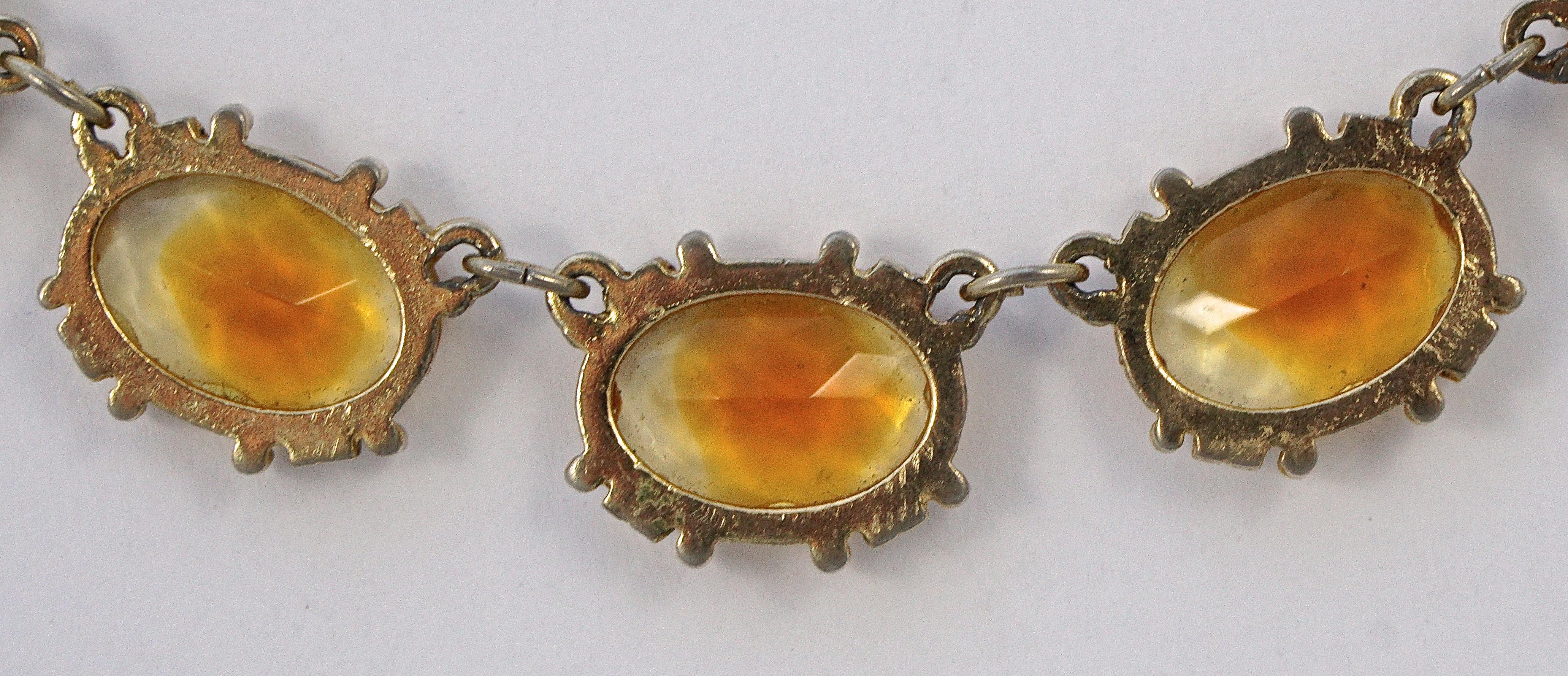 Gold Plated Faceted Oval Amber and Clear Glass Riviere Necklace circa 1950s In Good Condition For Sale In London, GB