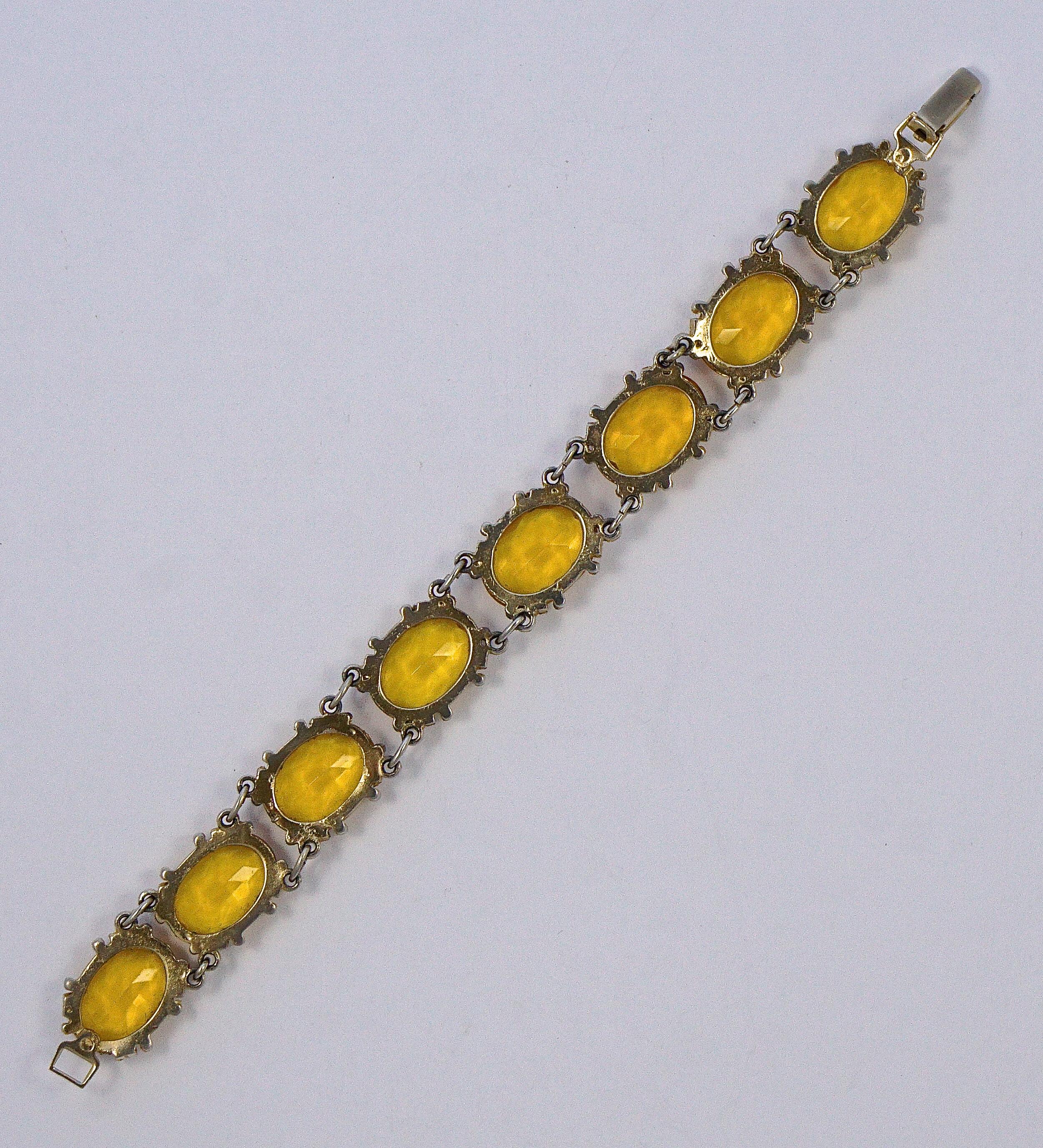 Gold Plated Faceted Oval Citrine Glass Bracelet circa 1950s In Good Condition In London, GB