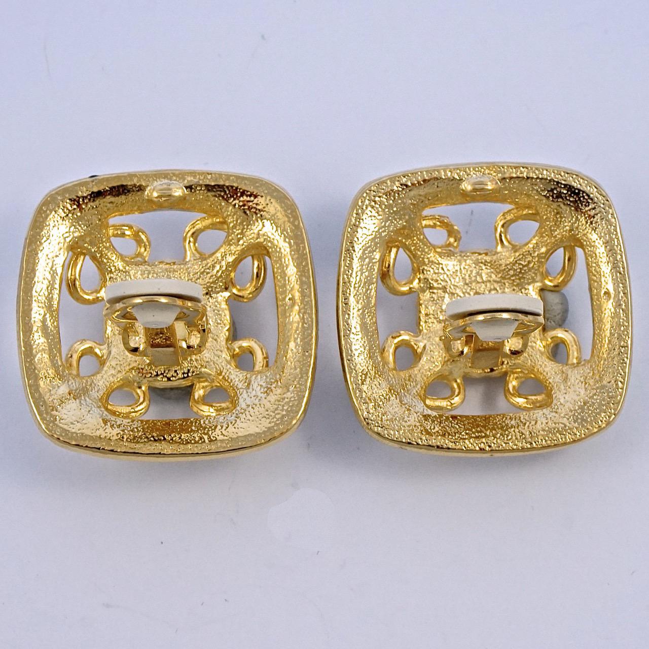 Gold Plated Faux Pearl Green and Blue Enamel Clip On Earrings circa 1980s In Excellent Condition For Sale In London, GB