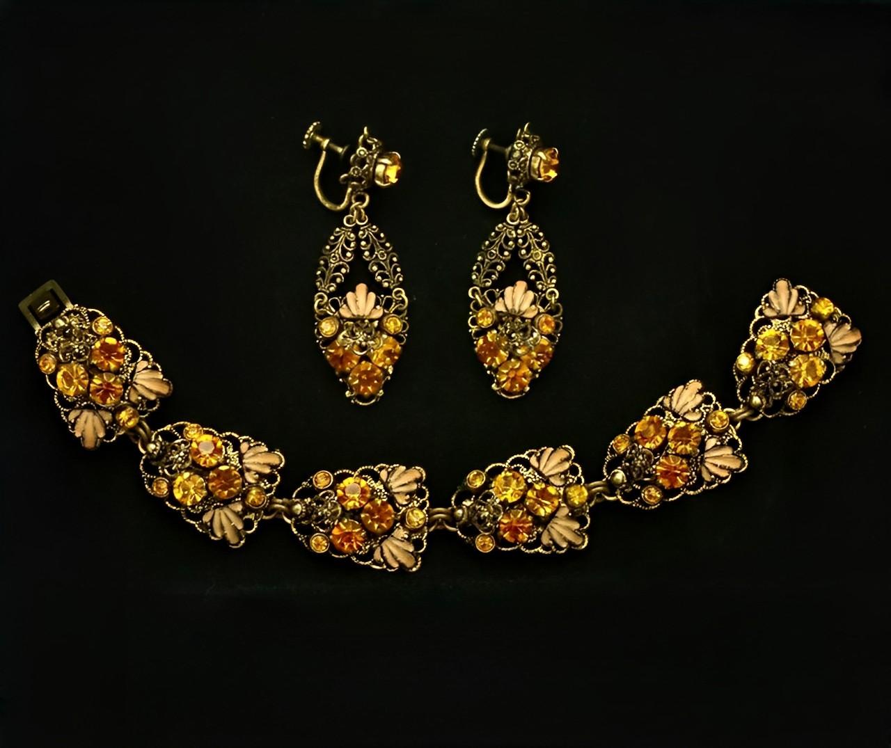 Gold Plated Filigree and Citrine Rhinestone Link Bracelet and Earrings Set For Sale 5