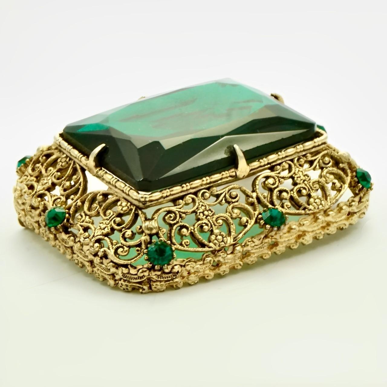 Gold Plated Filigree and Emerald Green Glass Statement Brooch circa 1960s In Good Condition For Sale In London, GB