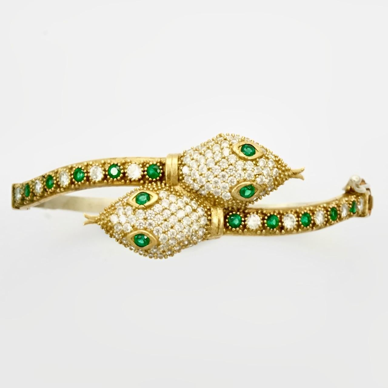 Bracelet serpent plaqué or avec strass verts et clairs Bon état - En vente à London, GB