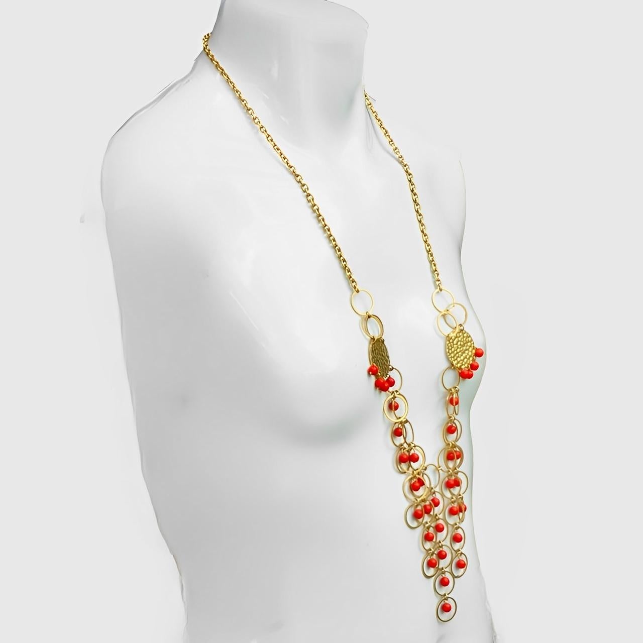 Gold Plated Hoop Drops Necklace with Plastic Red Coral Beads 1970s In condizioni buone in vendita a London, GB