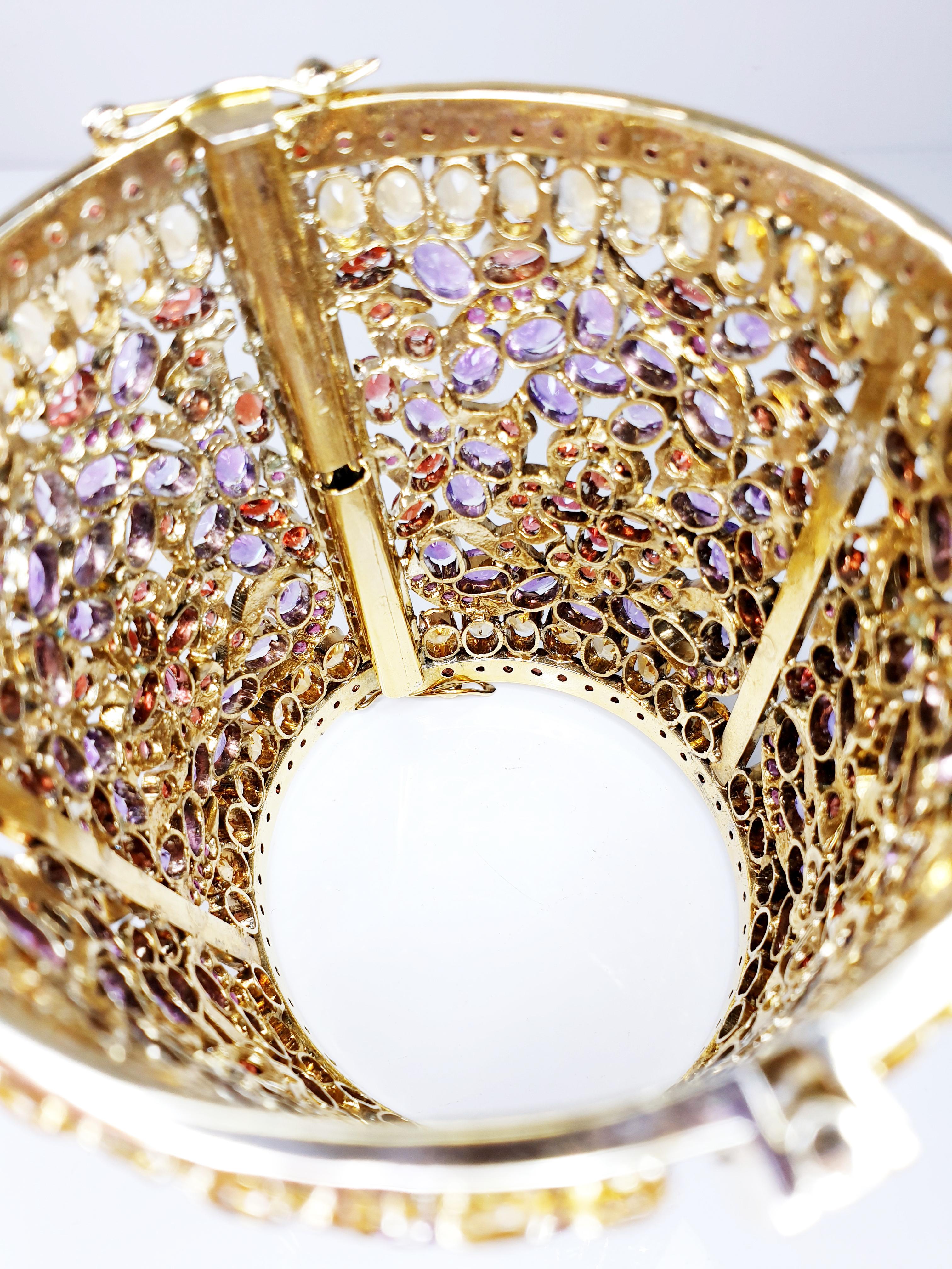 Gold-Plated Indian Cuff Bracelet with Amethysts, Citrines and Granates In Excellent Condition In Bilbao, ES