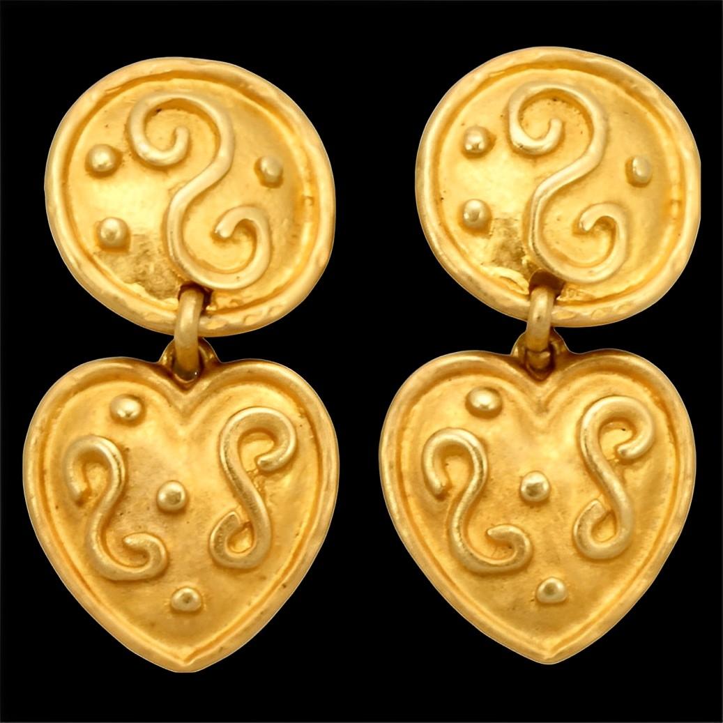Gold Plated Italian Byzantine Design Heart Clip on Earrings circa 1980s  For Sale 3