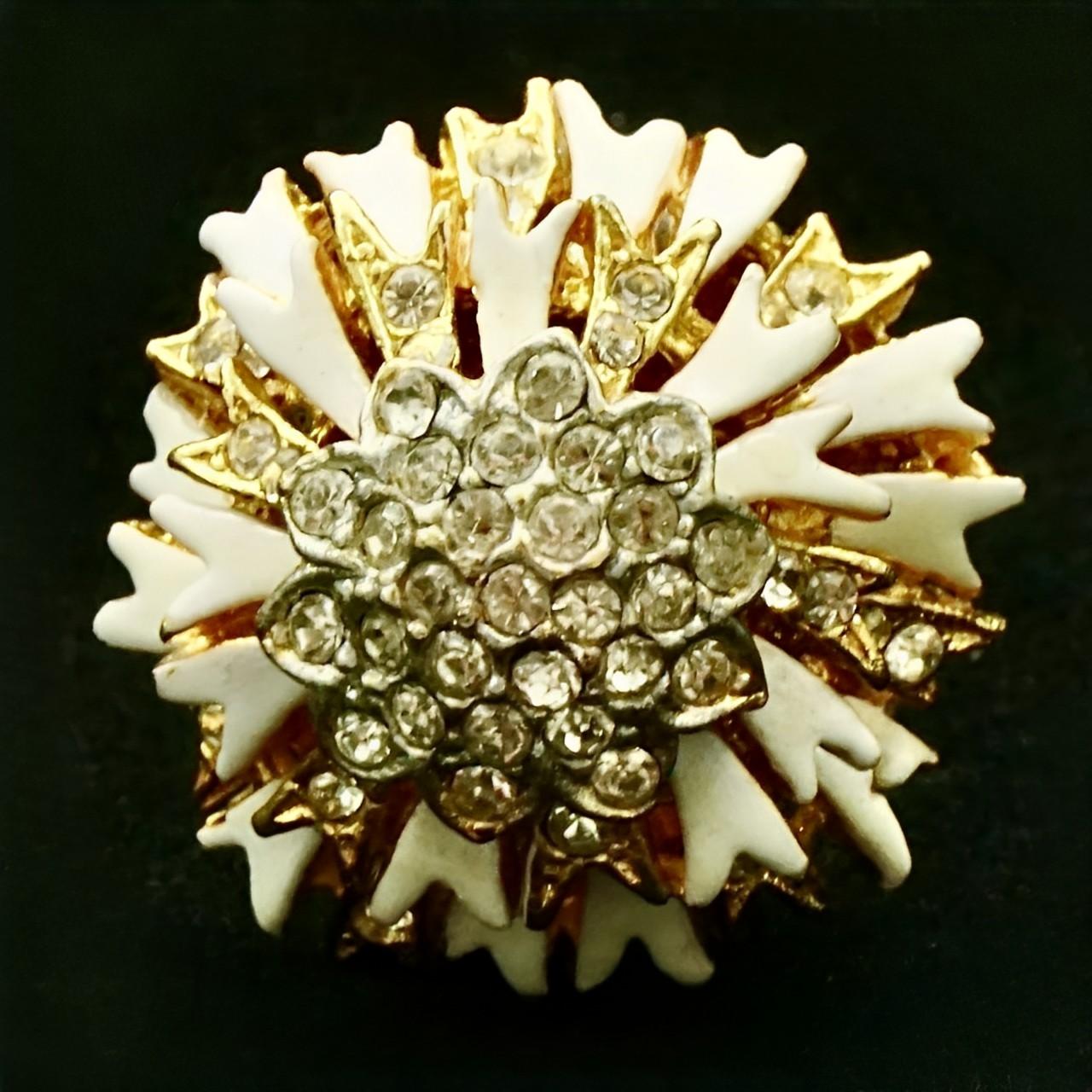 Gold Plated Layered Cream Enamel and Rhinestones Cocktail Ring 1960s For Sale 2
