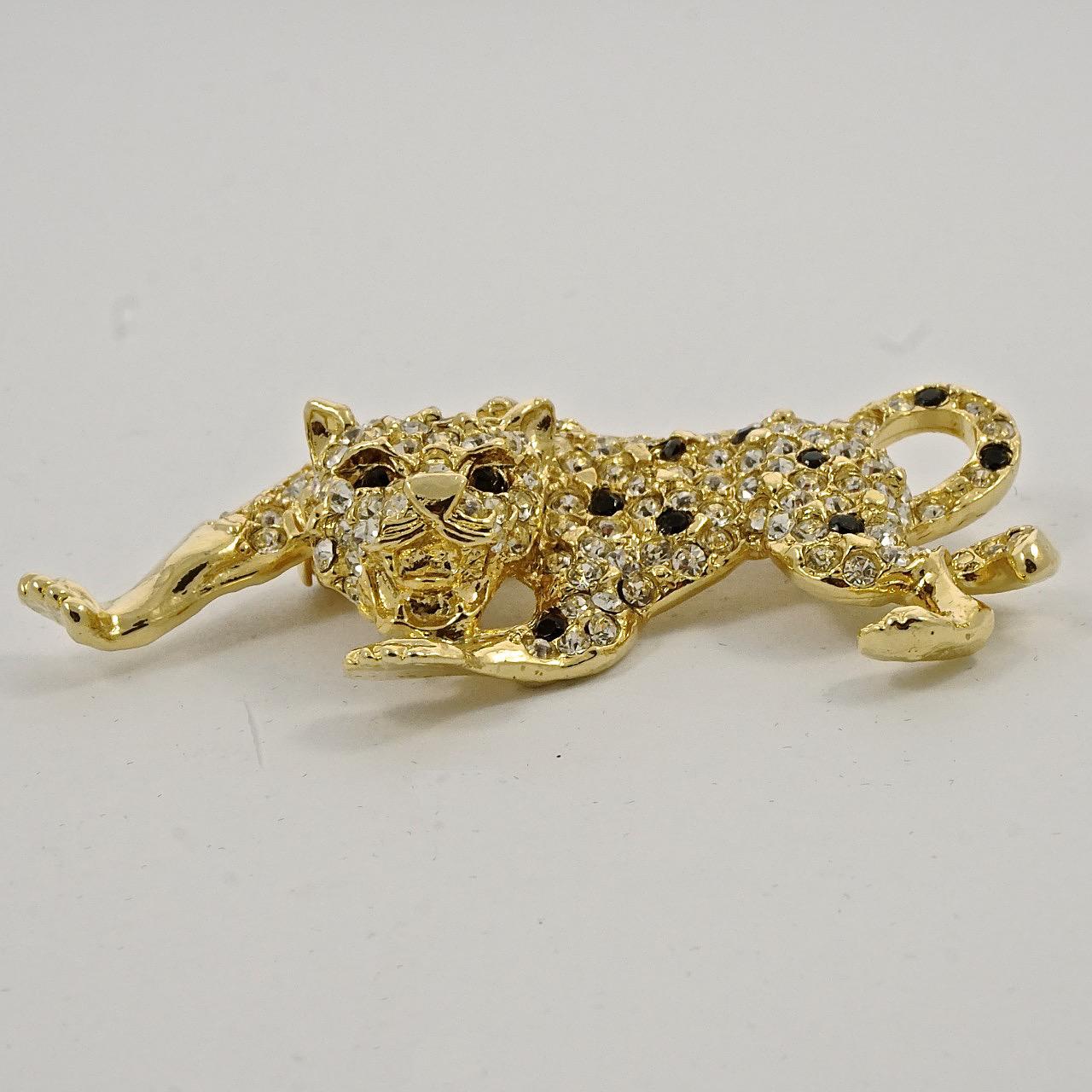 Gold Plated Leopard Brooch with Clear and Black Rhinestones circa 1980s For Sale 1