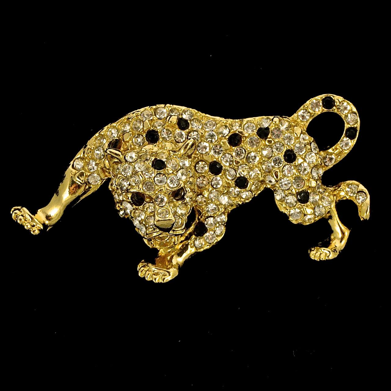 Gold Plated Leopard Brooch with Clear and Black Rhinestones circa 1980s For Sale 2