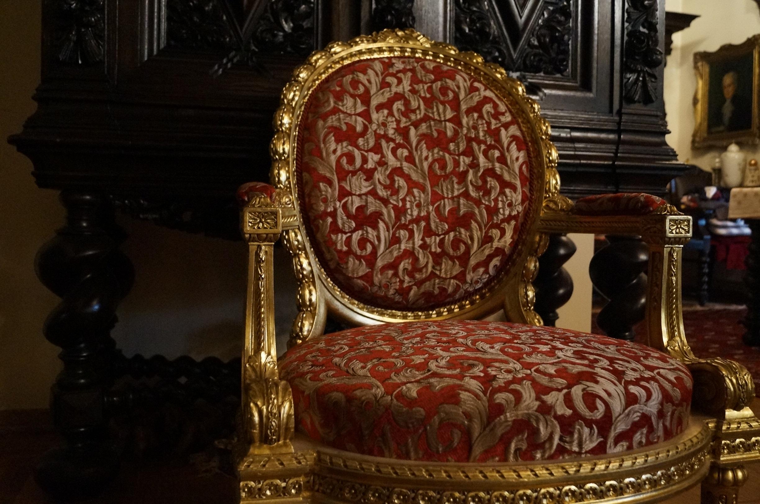 Vergoldeter Louis-XVI-Stuhl aus dem Jahr 1860 im Zustand „Gut“ im Angebot in Kraków, Małopolska