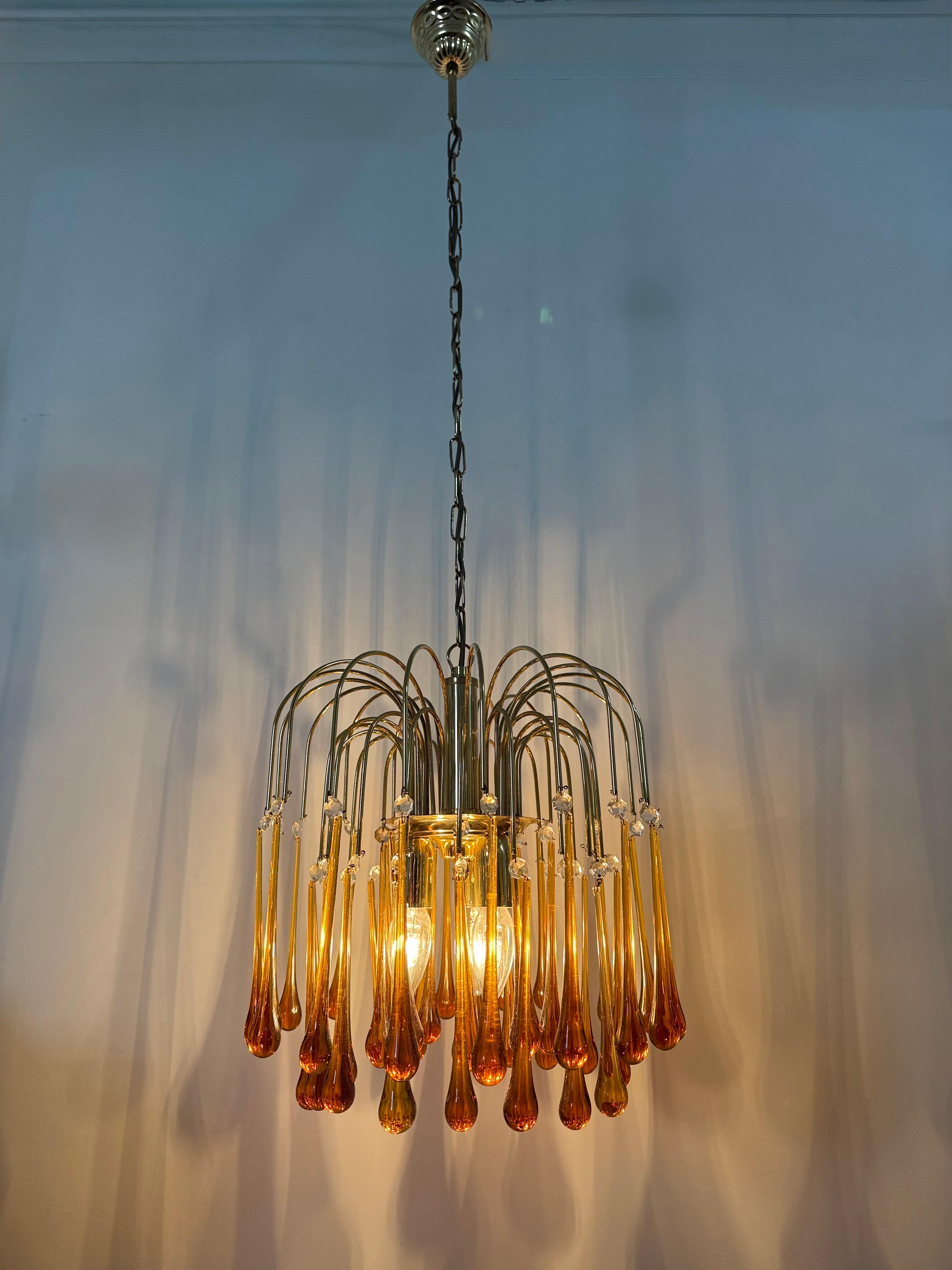 Araña de gota de cristal de Murano y metal dorado de Paolo Venini para Mand Eurolu Moderno de mediados de siglo en venta