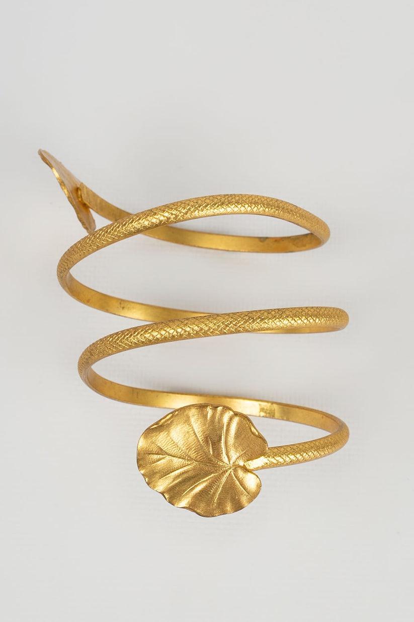 Anonymous - Antique golden metal bracelet. Theater jewelry, unsigned.

Additional information:
Condition: Very good condition
Dimensions: Diameter: 6.5 cm - Height: 12 cm

Seller Reference: BRA124