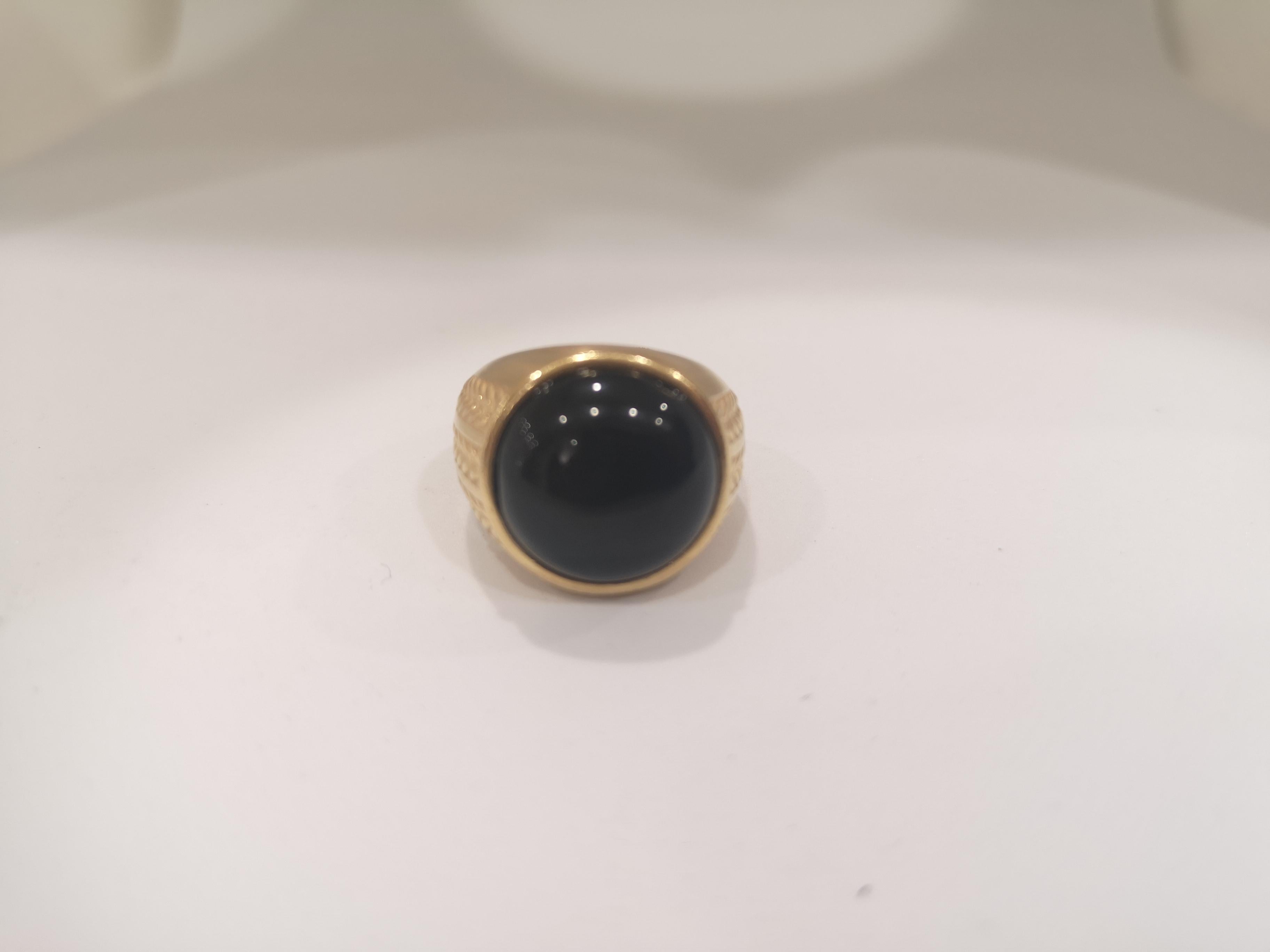 Gold plated onyx ring
Totally handmade in Italy gold plated 925% silver ring 
size adjustable
