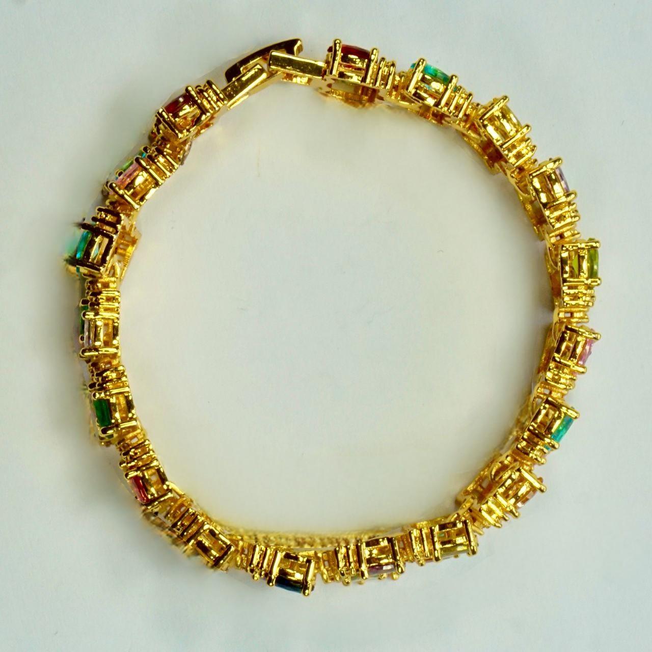 Bracelet à maillons orné d'or et de bijoux en verre multicolores en vente 4