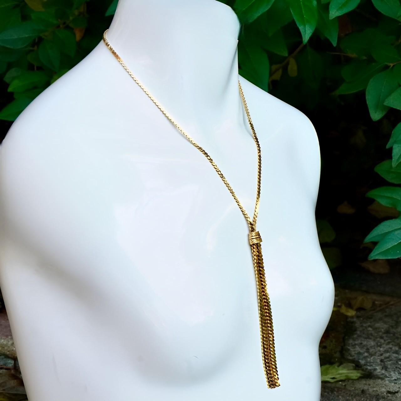 Women's or Men's Gold Plated Plaited Serpentine Chain Tassel Necklace circa 1980s For Sale