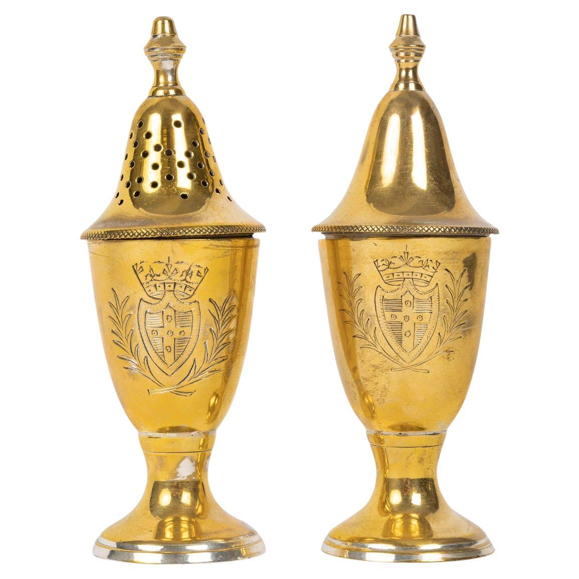 Salières et poivrières en plaqué or, style Napoléon III, début du XXe siècle.