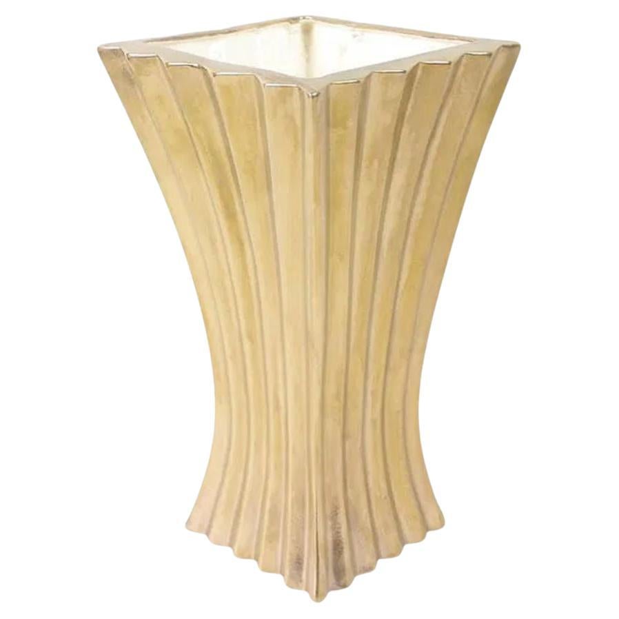 Vaso scolpito placcato oro di Ron Dier in vendita