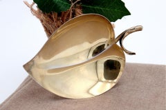 Gold-plated silver leaf-shaped ring with appliqué