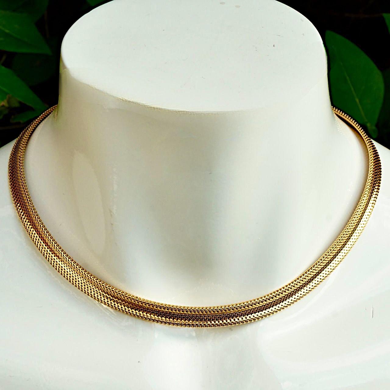 Women's or Men's Gold Plated Textured and Shiny Mesh Choker Necklace circa 1980s For Sale