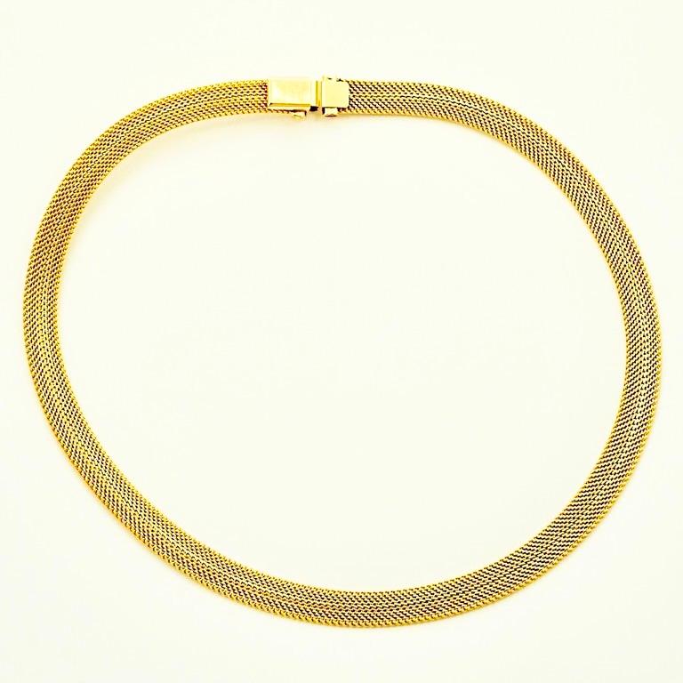 Gold Plated Textured and Shiny Mesh Choker Necklace circa 1980s For Sale 3