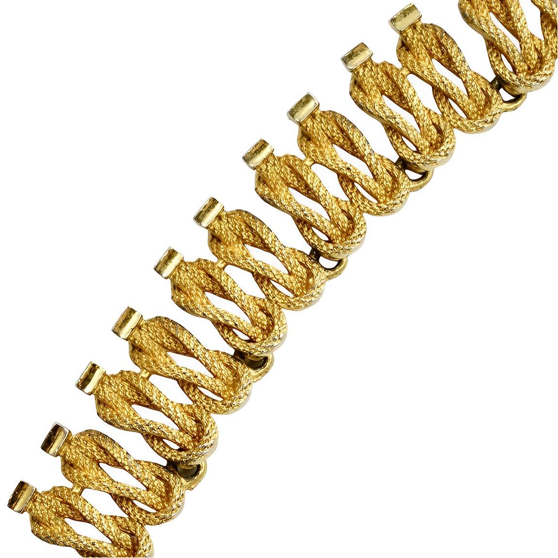 Gold Plated Textured Knot Design Link Necklace circa 1950s For Sale 1