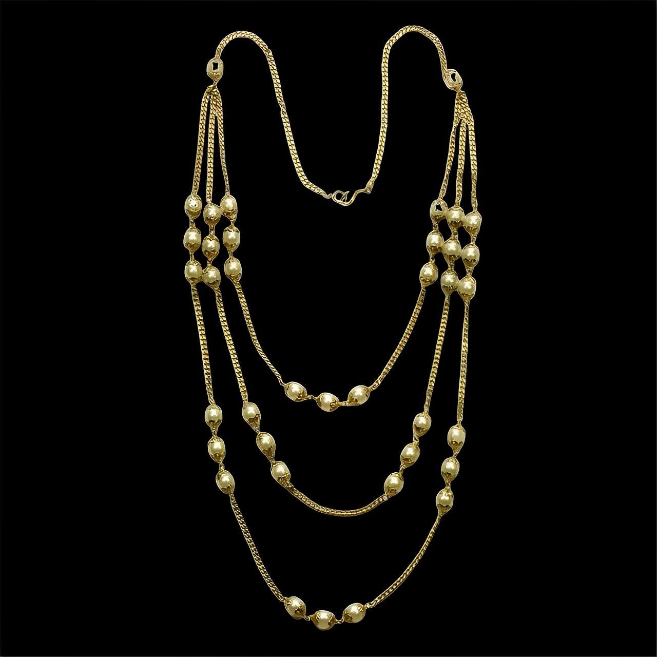 Collar de cadena de tres vueltas chapado en oro con perlas de imitación en venta 3