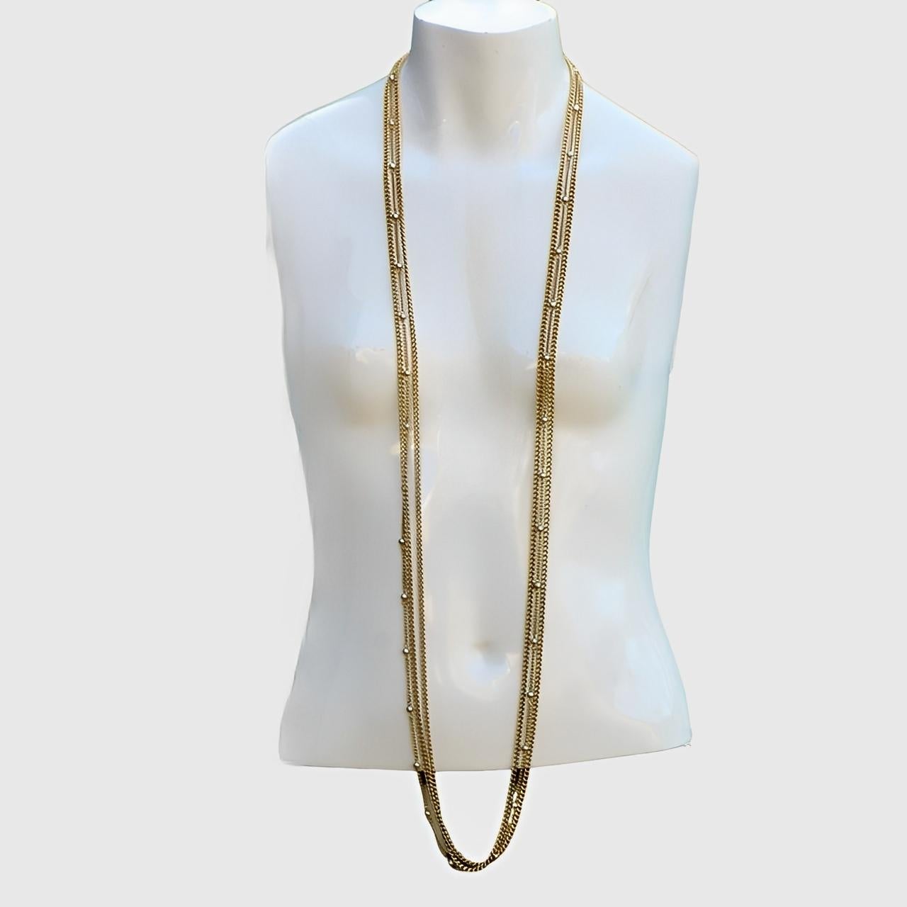 Femenino o masculino Collar de cadena de tres vueltas chapado en oro con perlas de imitación grises en venta
